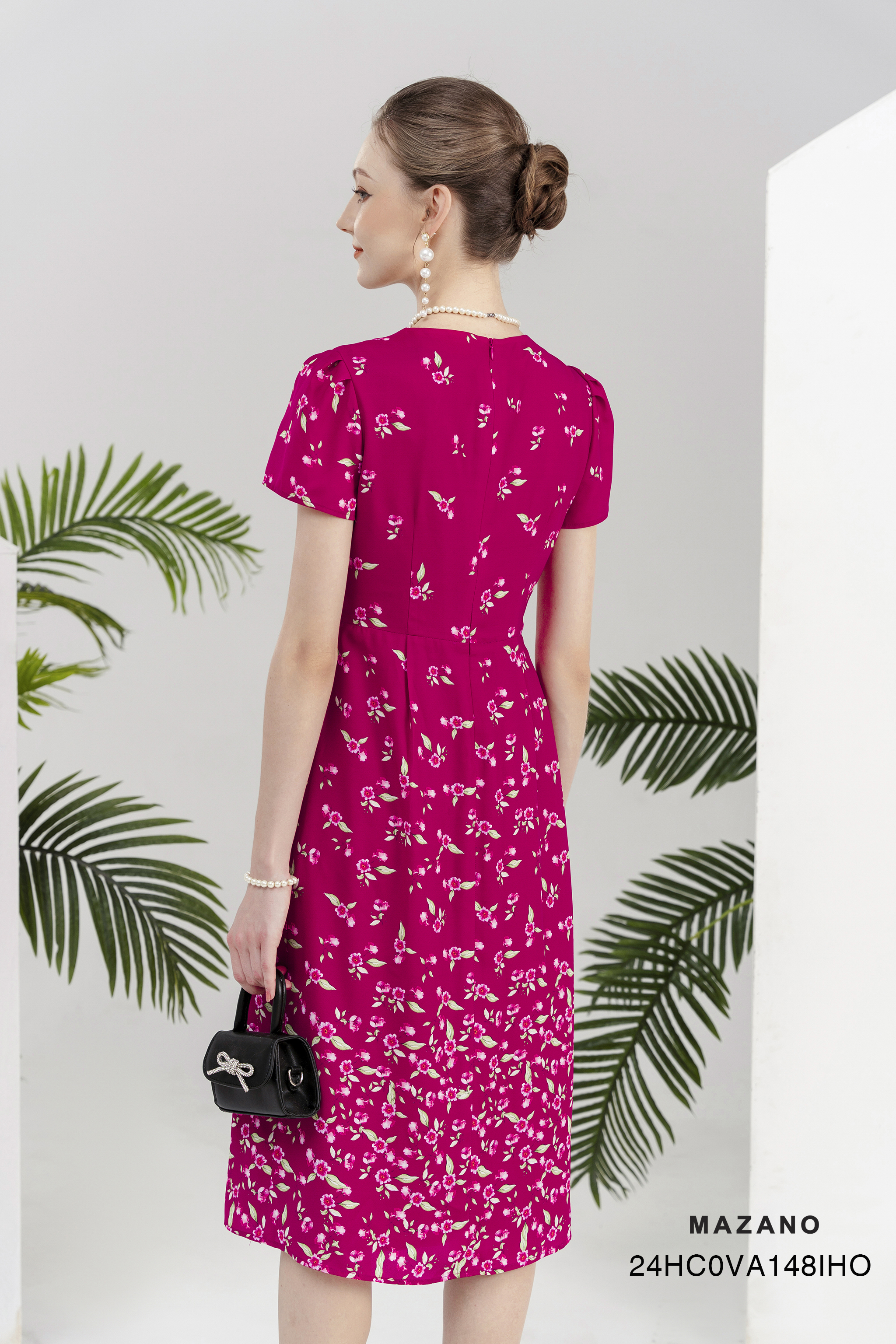 Váy Đầm thân ôm vừa in họa tiết hoa cách điệu Xếp ly vai Cổ tròn Tay ngắn Dài đến ngang bắp chân_thumbnail_4