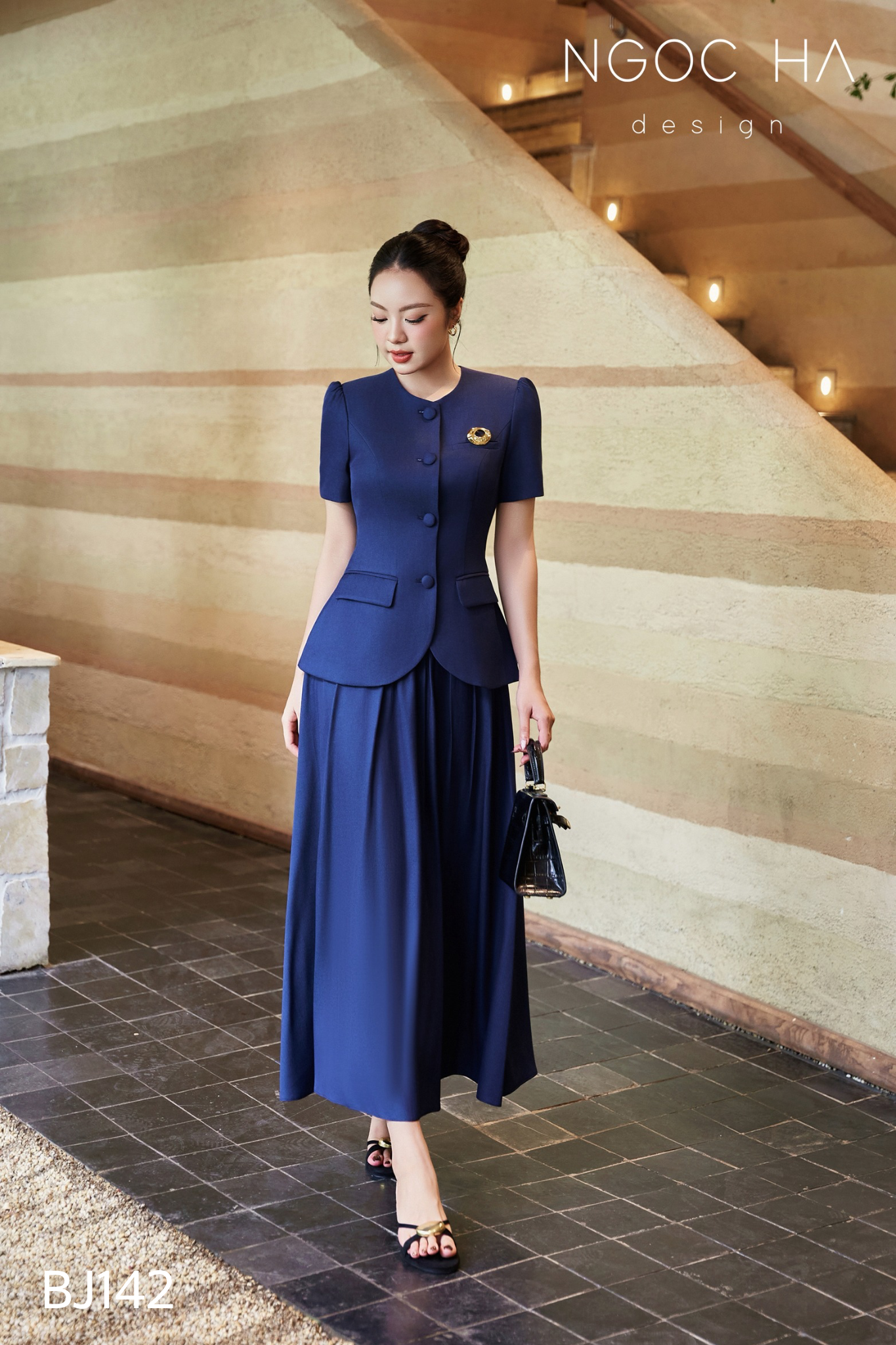 Celeste Set_ Bộ Vest Cổ Tròn Chân Váy Nhún Xòe Màu Xanh Bò BJ142