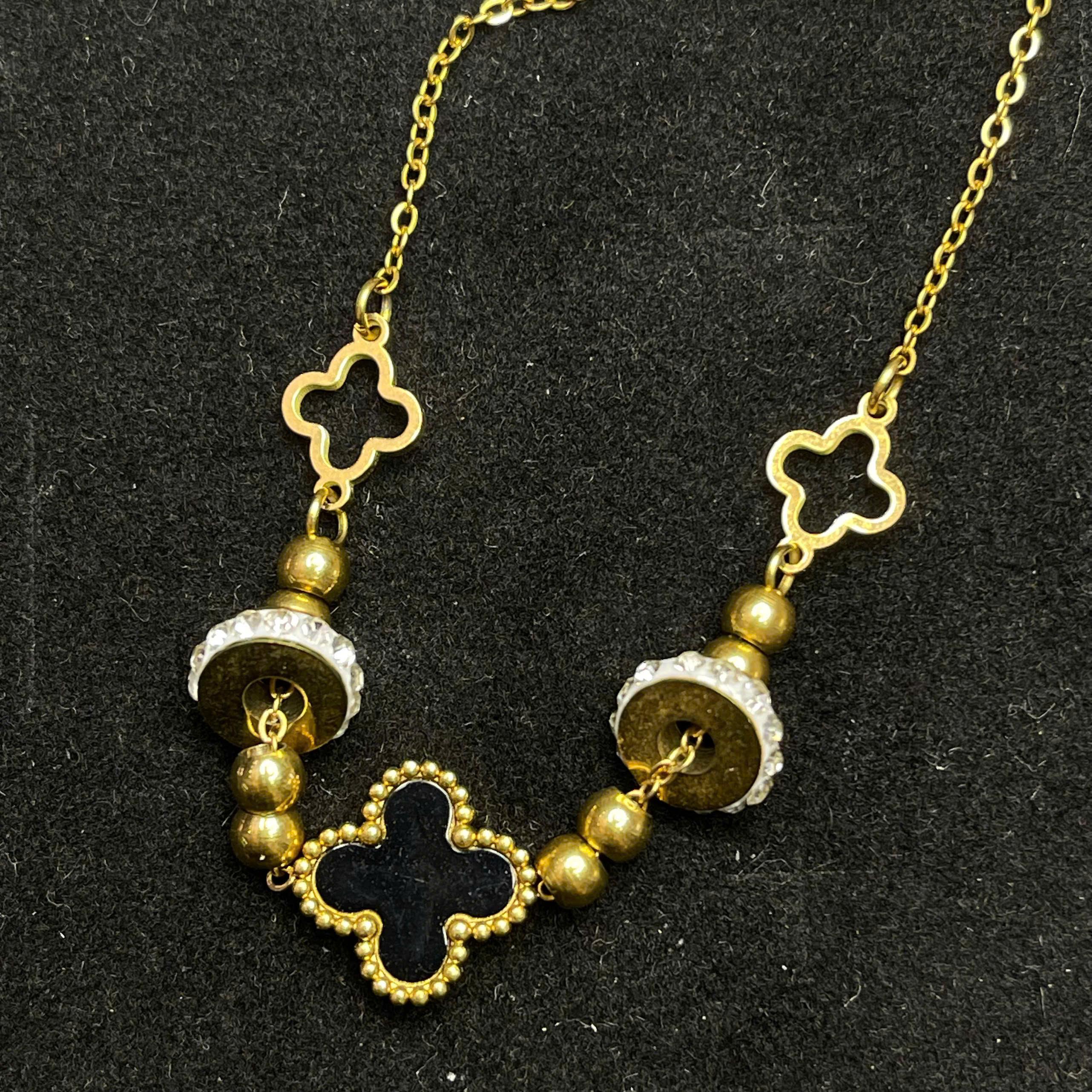 Vòng tay van cleef đá đen xen kẽ vòng kim cương màu vàng _thumbnail_2