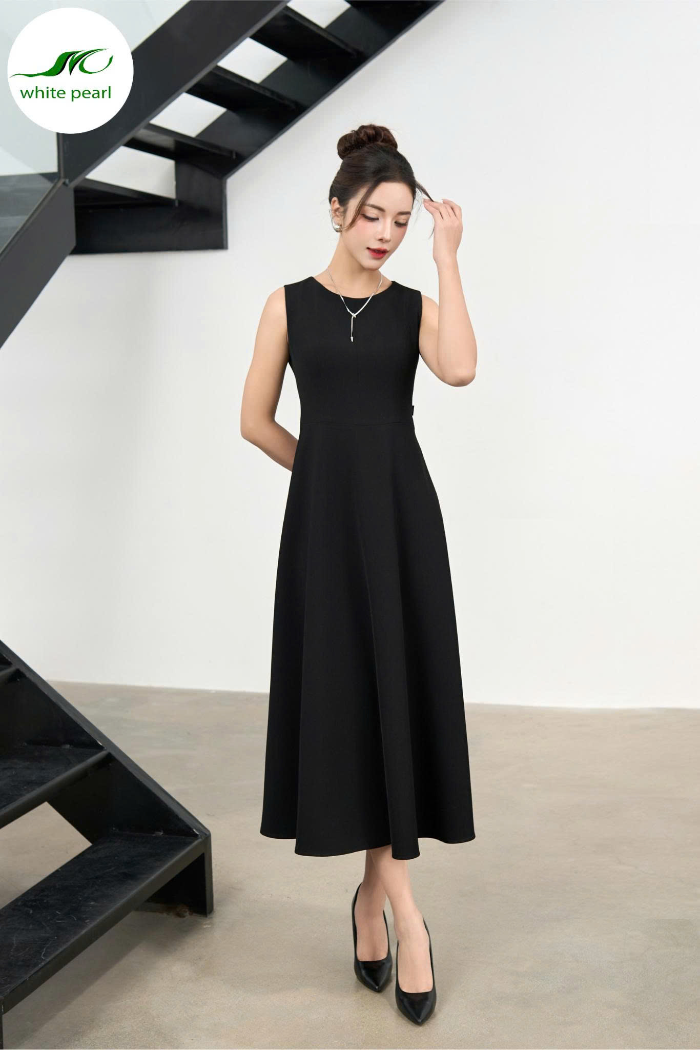 Áo vest lửng cổ K tay dài / Dầm xoè sát nách Thời Trang Công Sở White Pearl_thumbnail_4