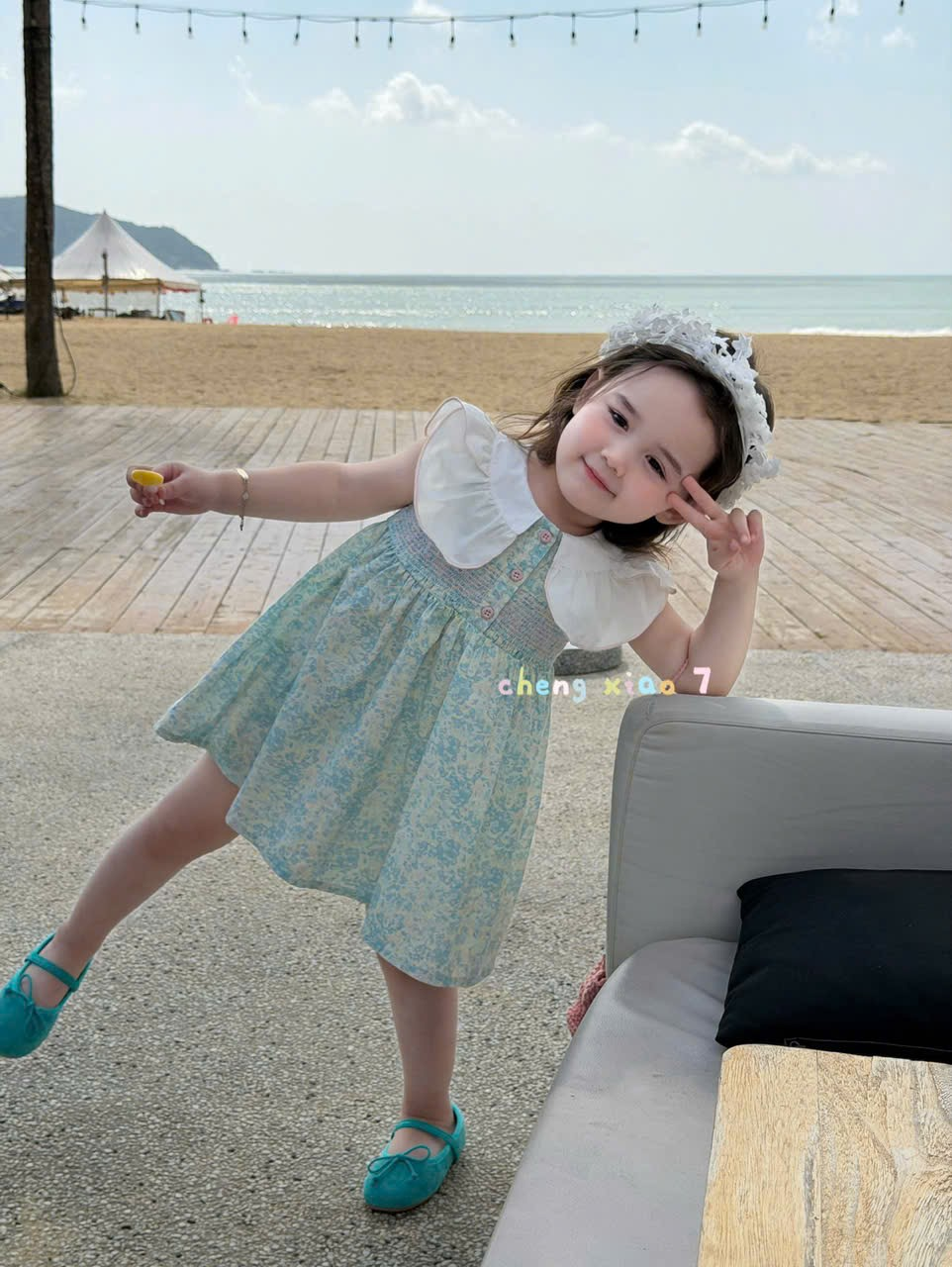 CX33 - Váy bé gái dáng xoè, hoạ tiết hoa xanh nhẹ nhàng, cổ bèo trắng dễ thương hãng CX7