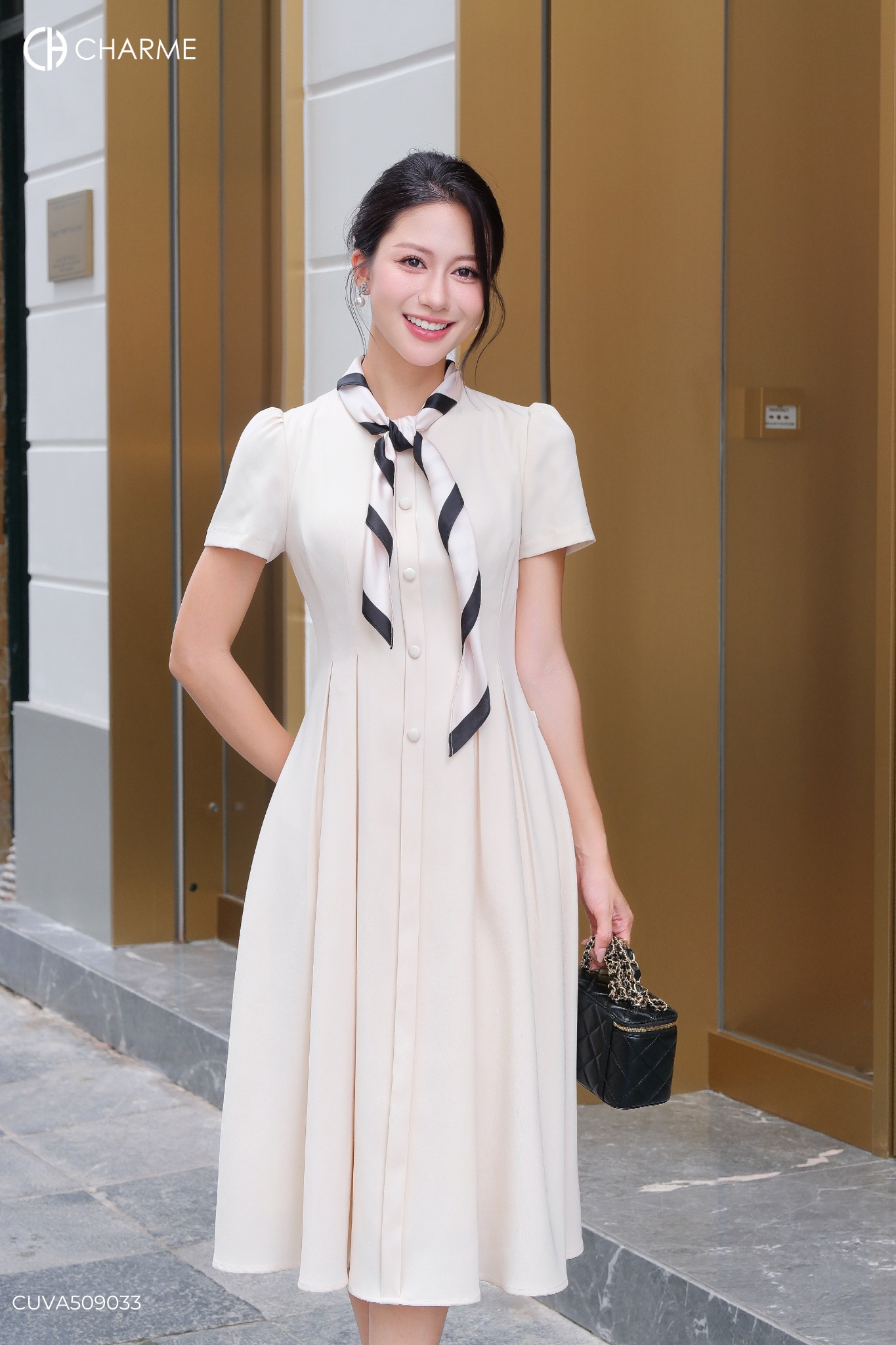 Váy cổ tròn khuy bọc vạt ly_thumbnail_2