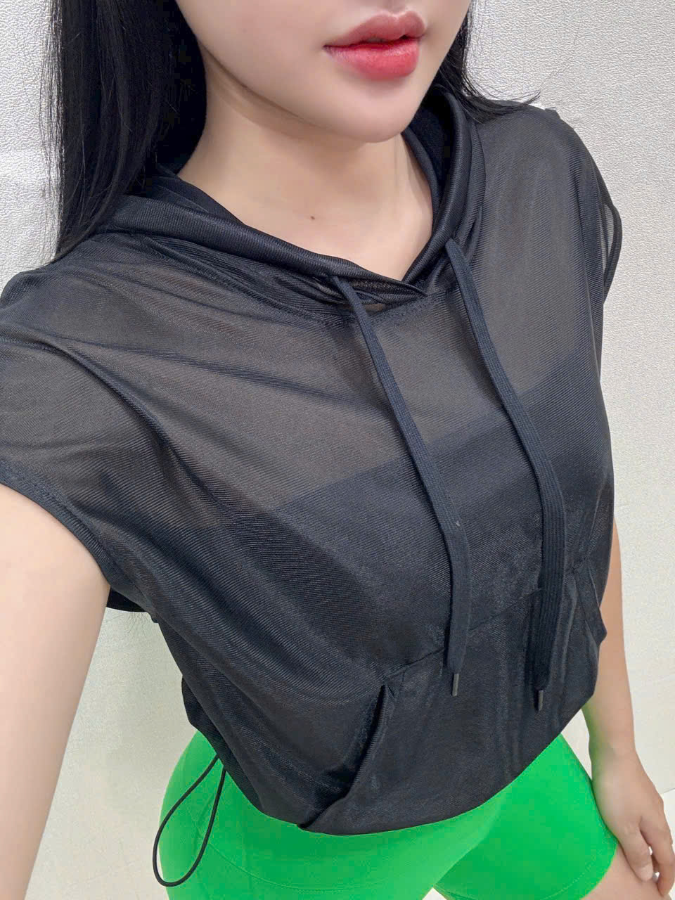 Áo Tank Thể Thao Dáng Croptop Có Nón Tay Ngắn Lưới Mè_thumbnail_2