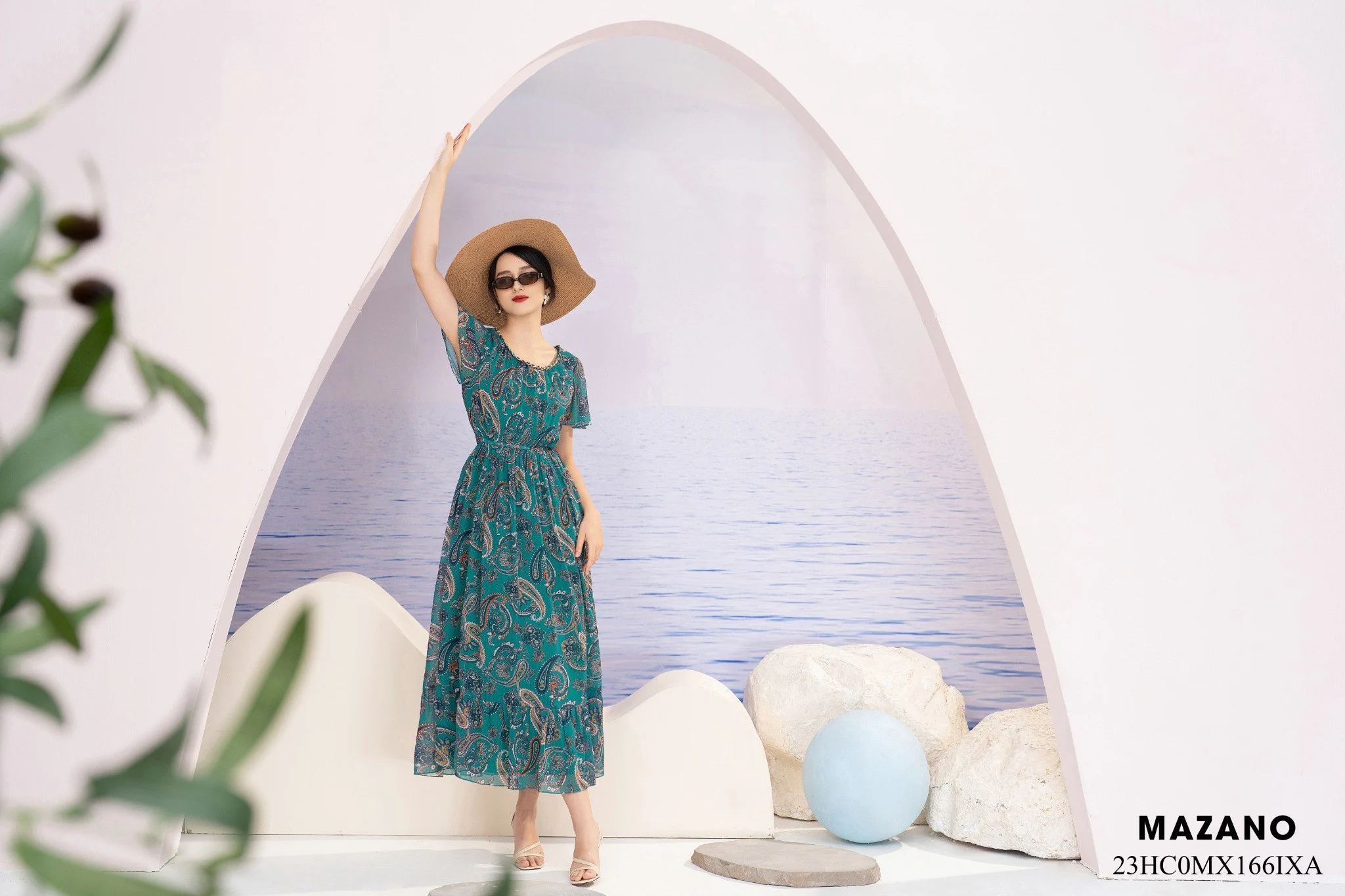 Đầm Maxi vải voan xanh họa tiết Paisley cách điệu 23HC0MX166IXA