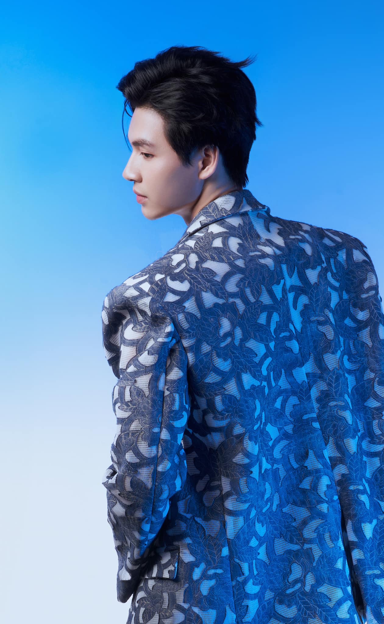 Suit ren họa tiết – Phóng khoáng & nghệ thuật_thumbnail_1