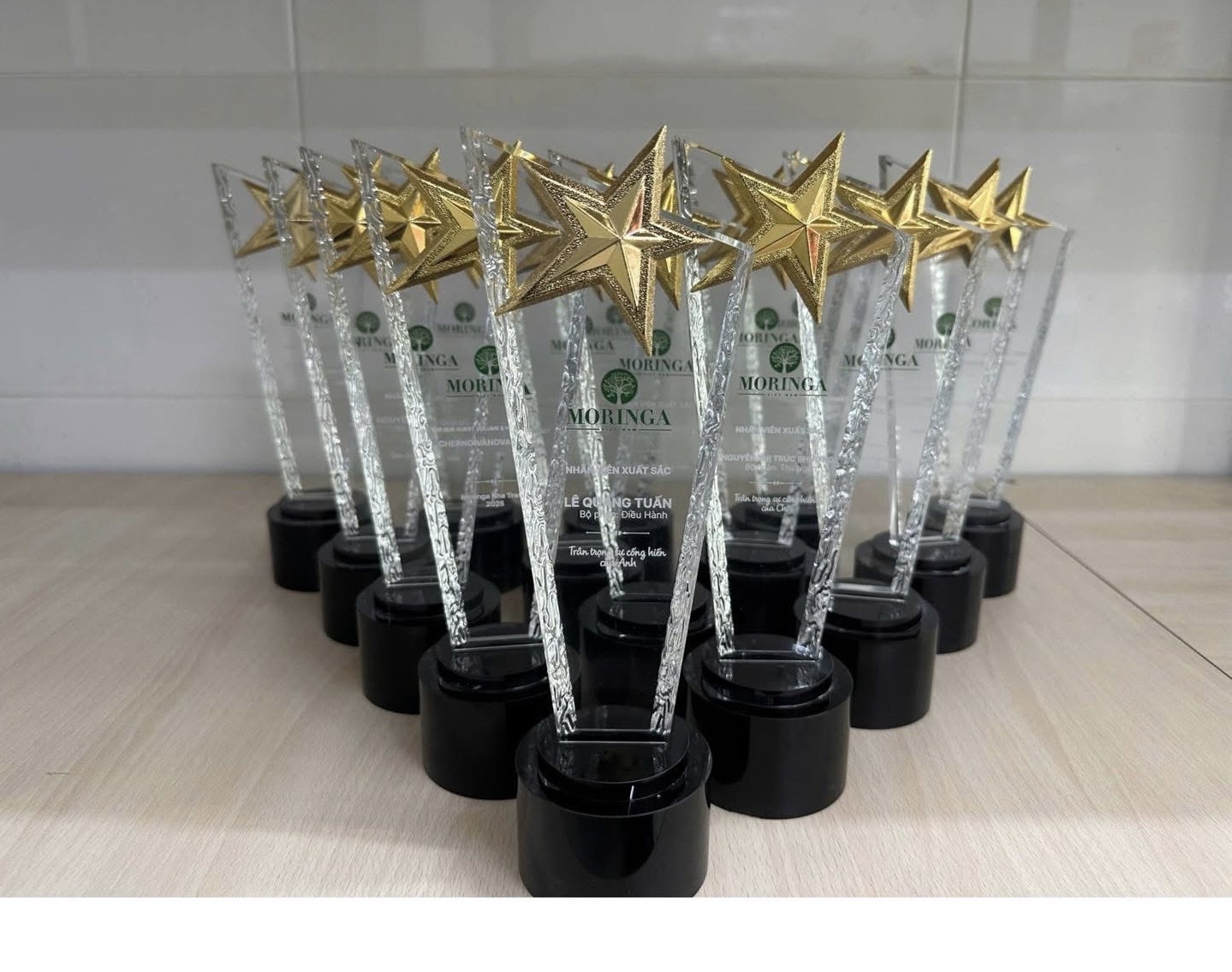 Cúp vinh danh pha lê K7 phối ngôi sao kim loại 