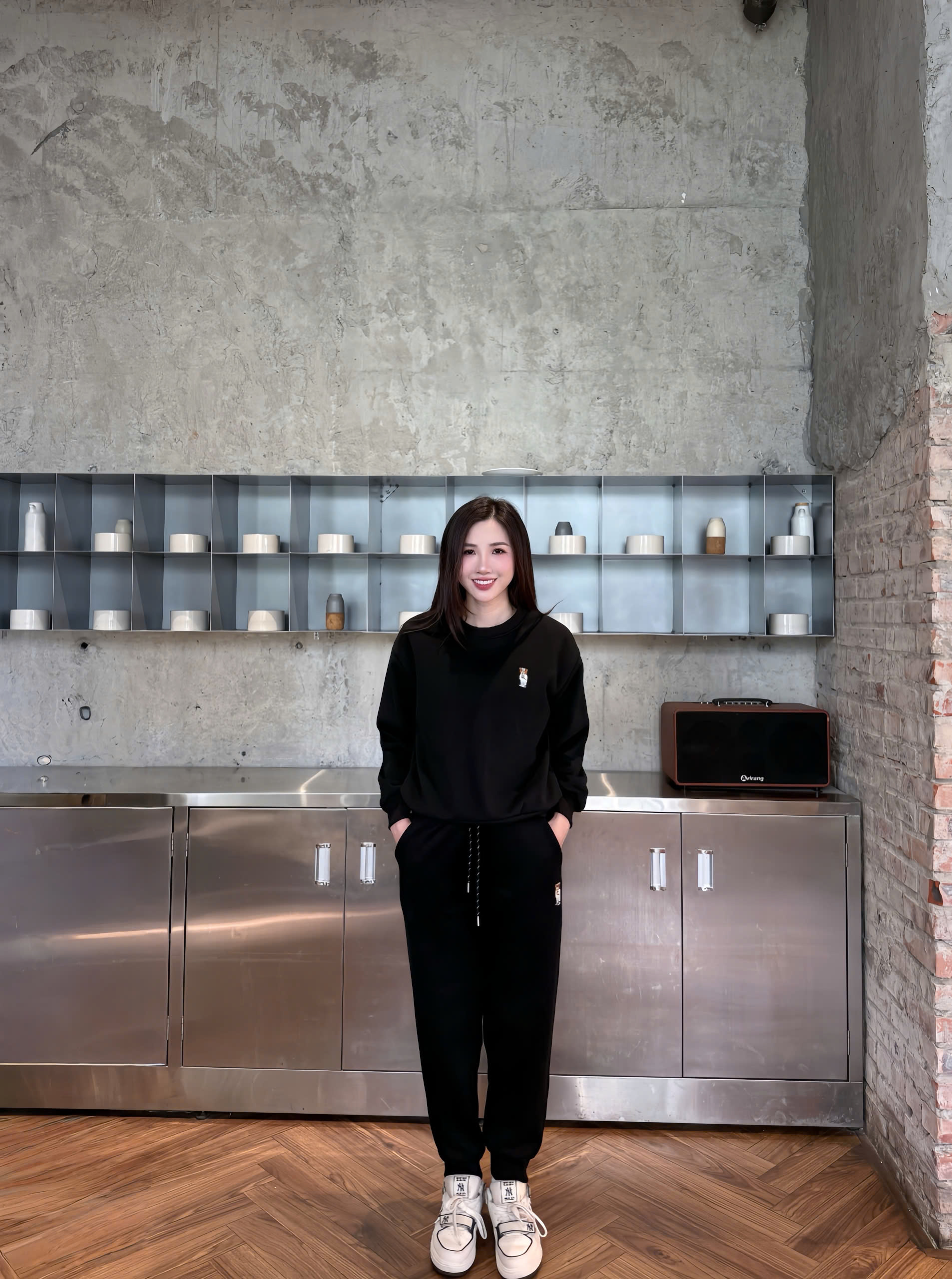 25BG175-Bộ quần áo nỉ lót nhung NỮ logo hình gấu quần bo gấu