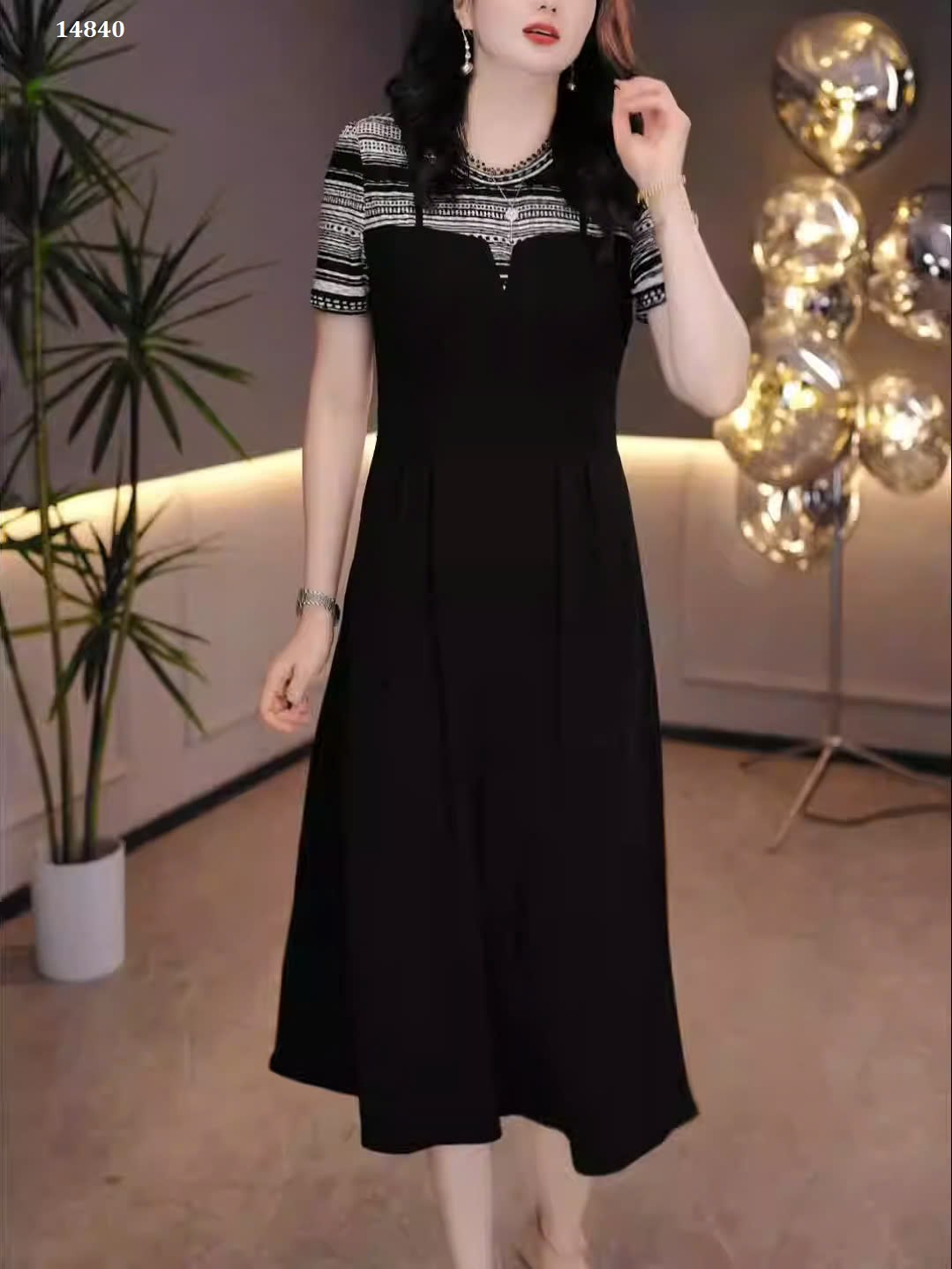 14840-Đầm xòe  đen  vai phối kẻ sọc ngang nhiều màu ( thun mịn,lụa)-có túi, kéo sau lưng_thumbnail_2