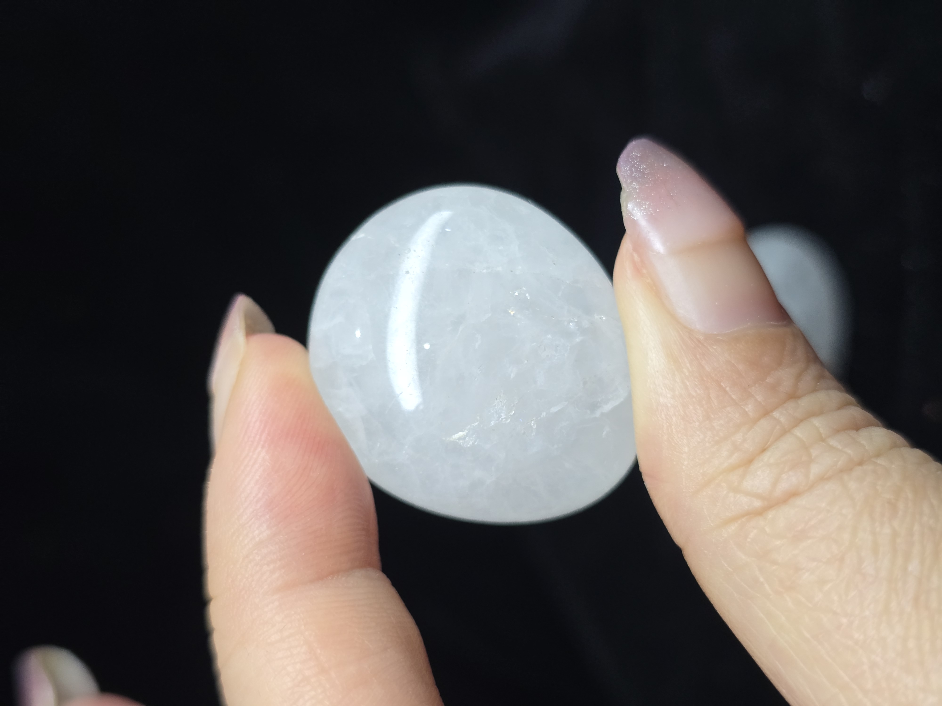 Đá cuội đã mài bóng / Tumbled Đá Thạch Anh Trắng Sữa size 2 - 3 cm/viên_thumbnail_1