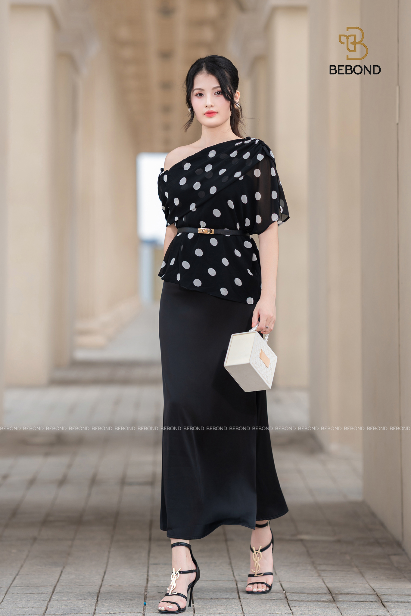 Set áo chấm bi trễ vai LEVANA màu ĐEN