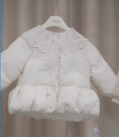 (C18) Áo phao trắng cổ len họa tiết thuê