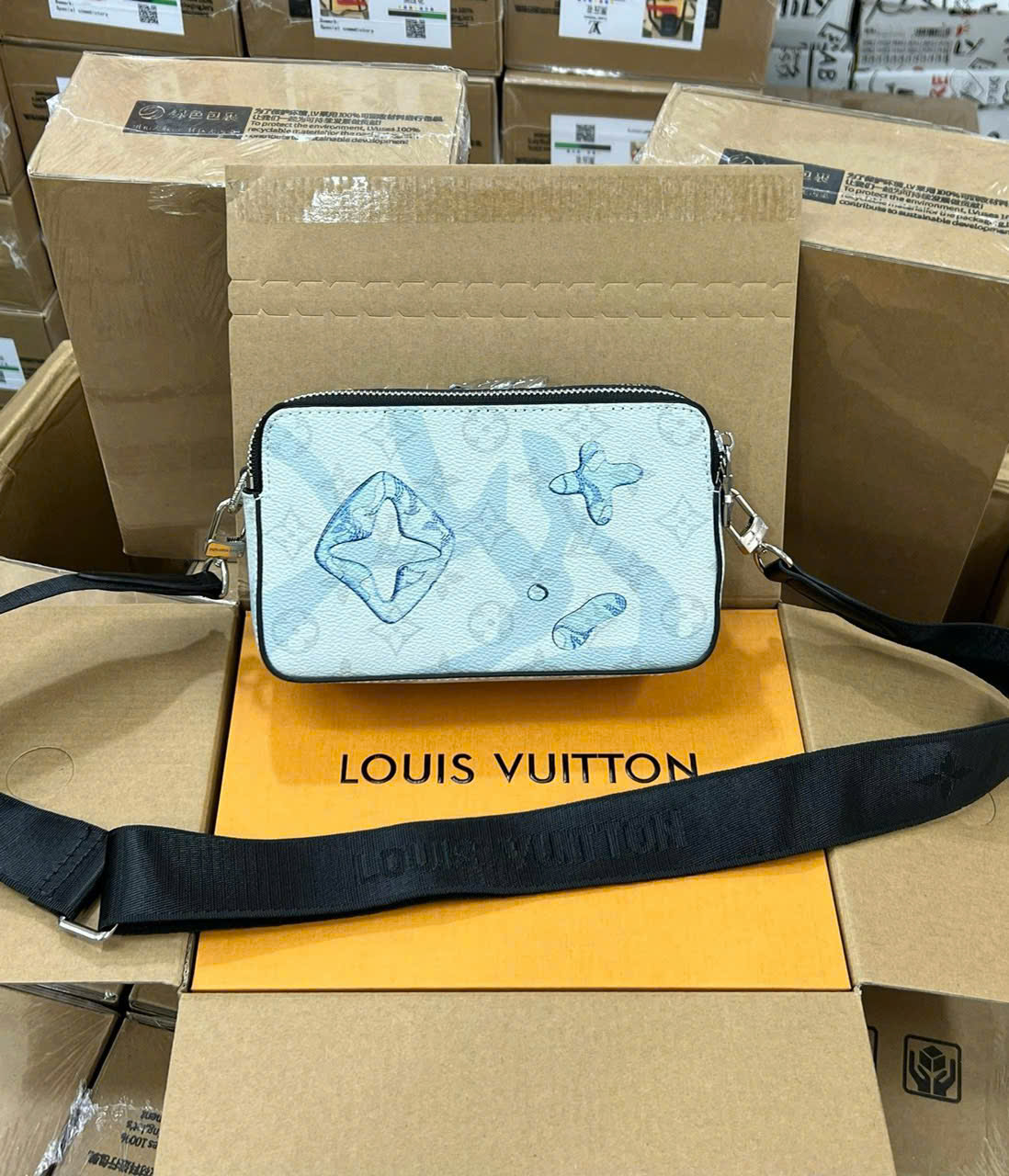 Túi đeo chéo hộp chữ nhật LV xanh biển_thumbnail_1