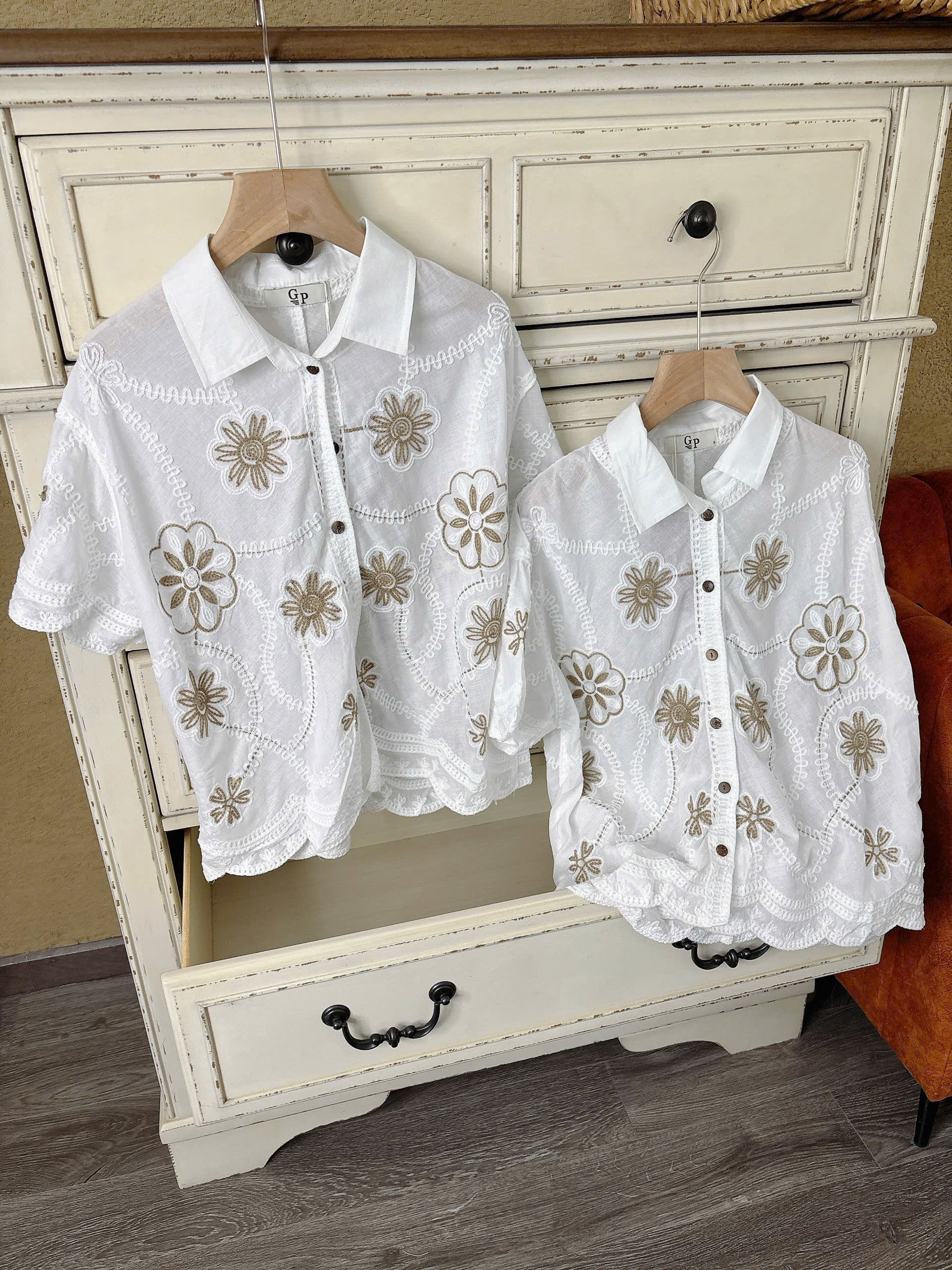 H73 ÁO SOMI TRẮNG THÊU HOA_thumbnail_14