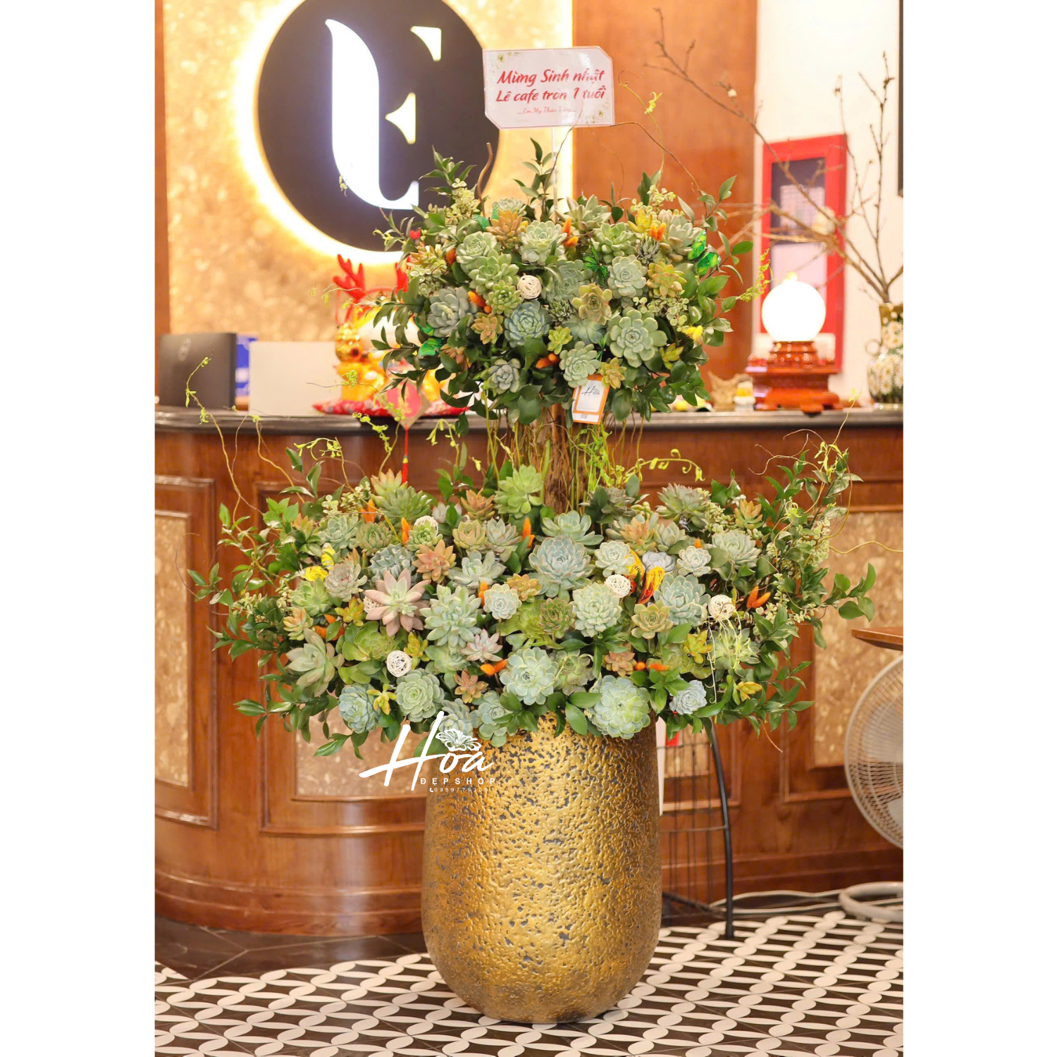 Bình hoa sen đá VIP sang trọng