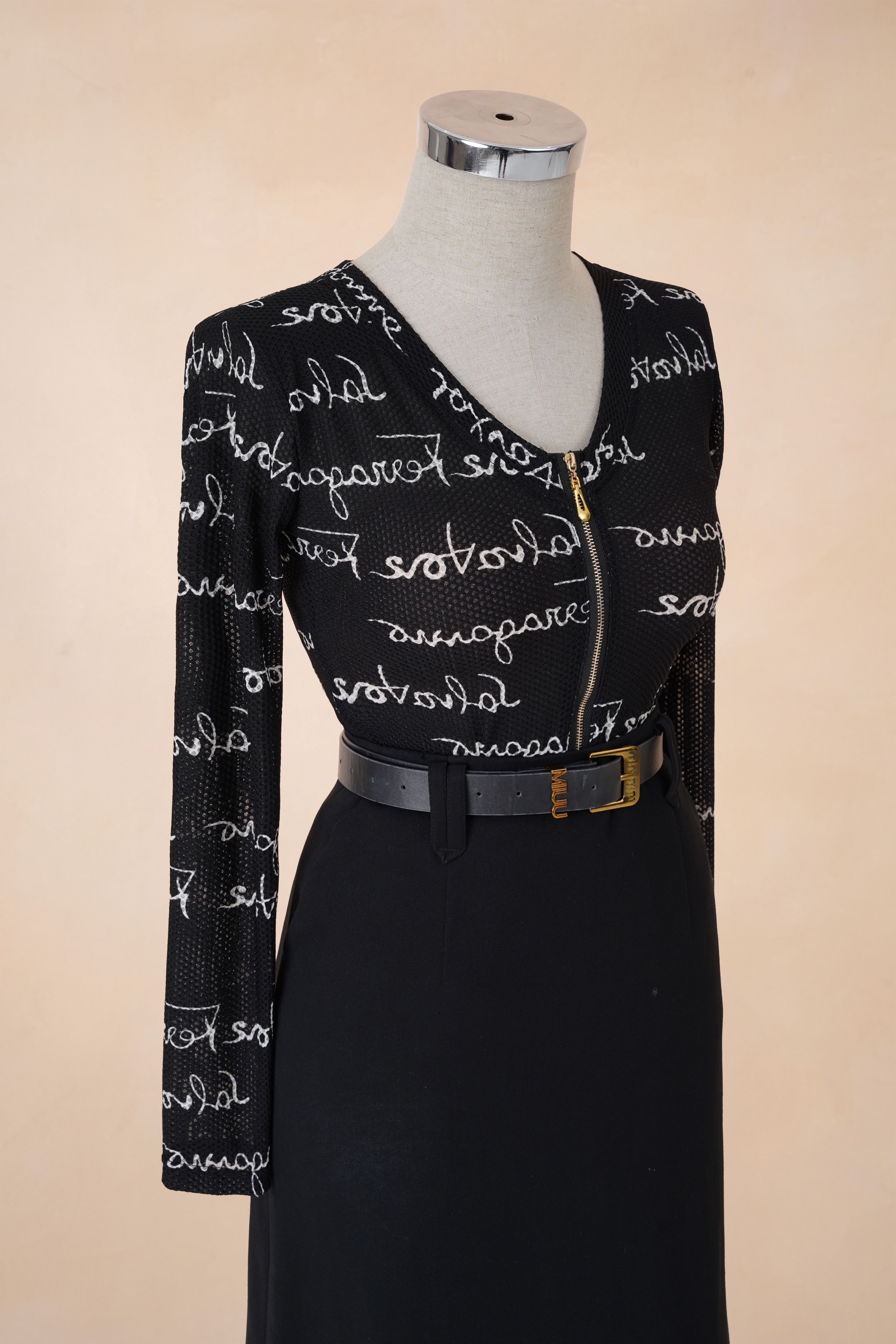 Áo Thun Hoạ Tiết Chữ Khoá Ngực_thumbnail_6