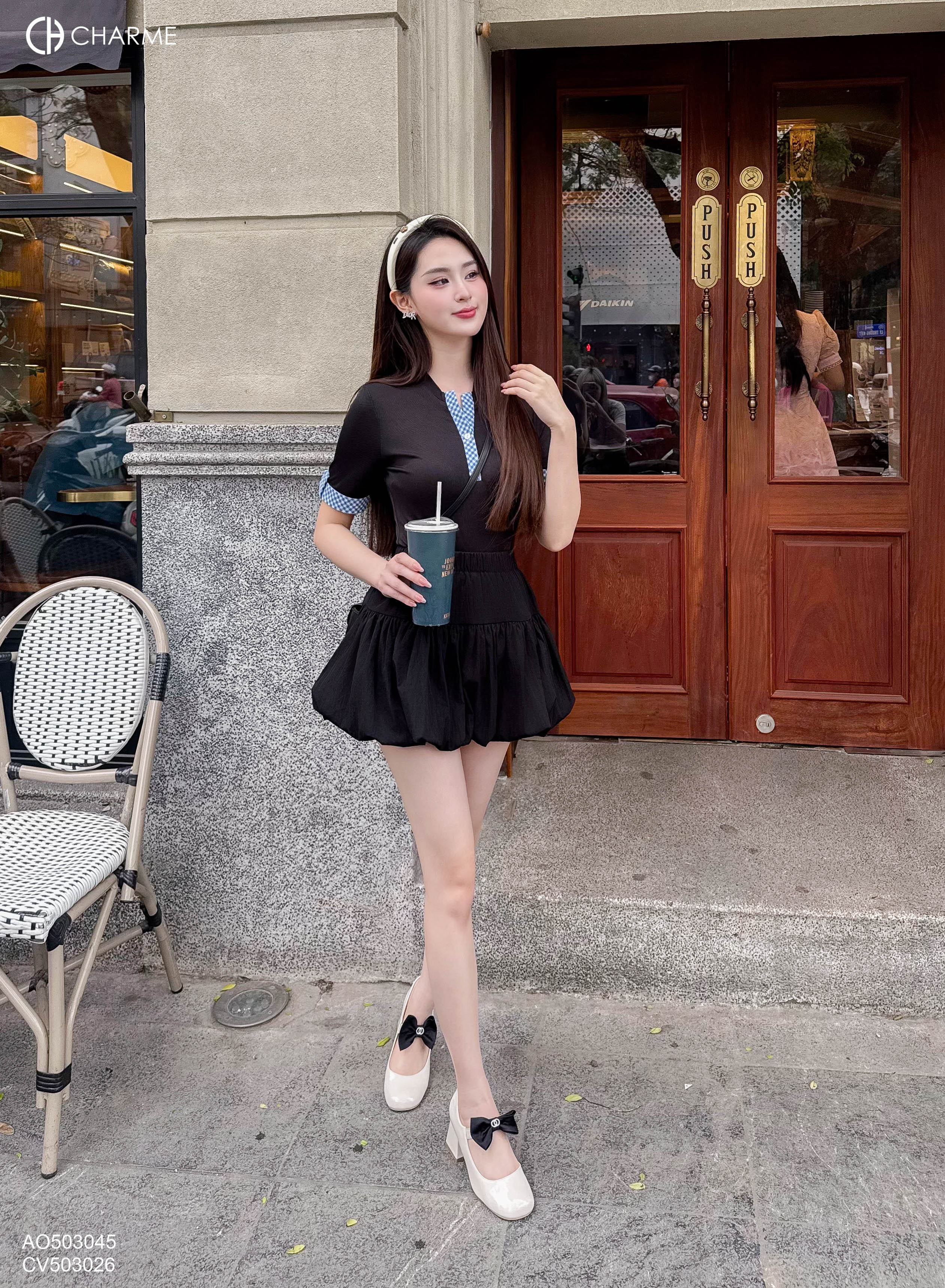 Áo thun cổ tròn phối kẻ