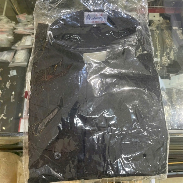 Áo sơ mi đen dài tay size M Ánh Tuyết X