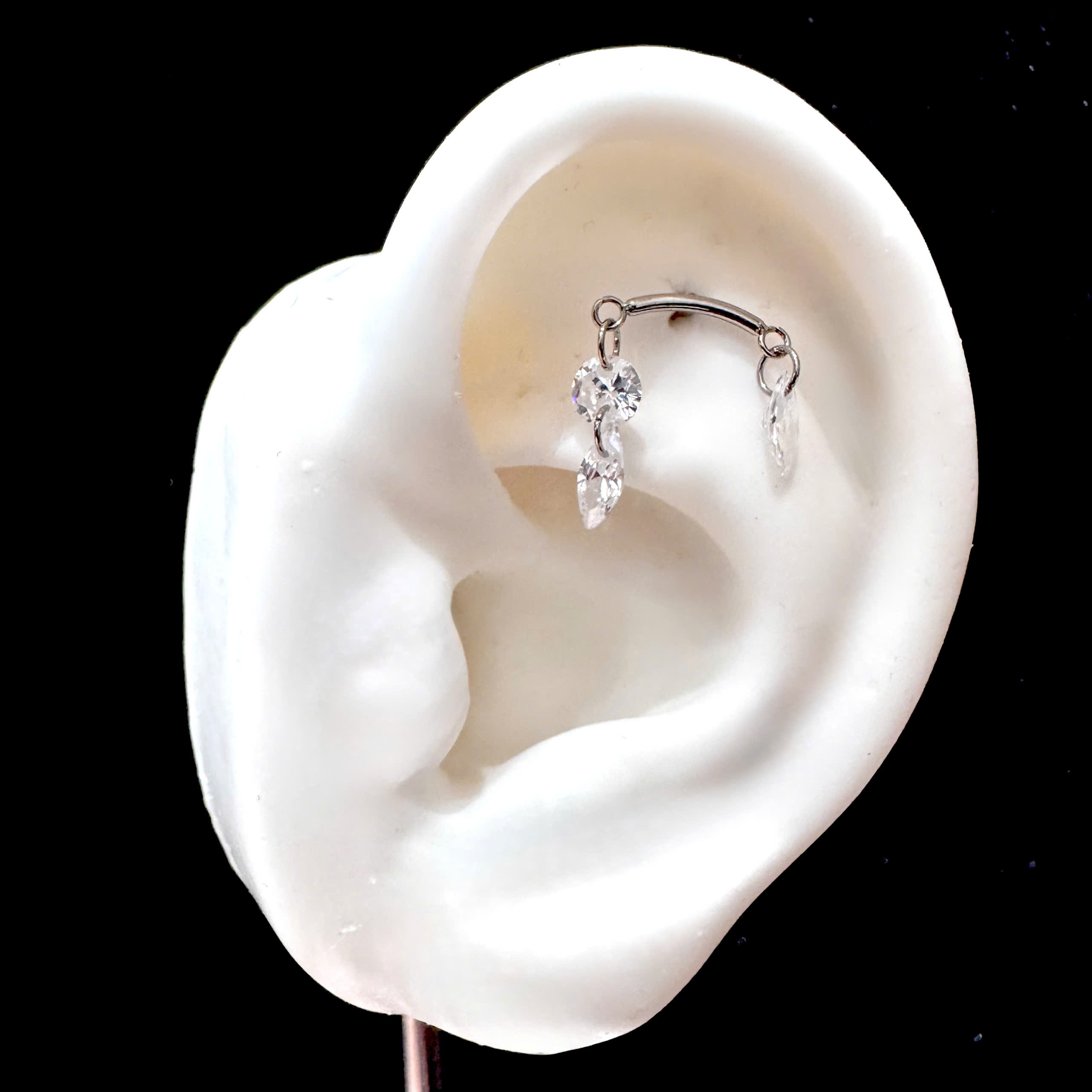 Khuyên kiểu titan hidden rơi đá 2 bên_thumbnail_3