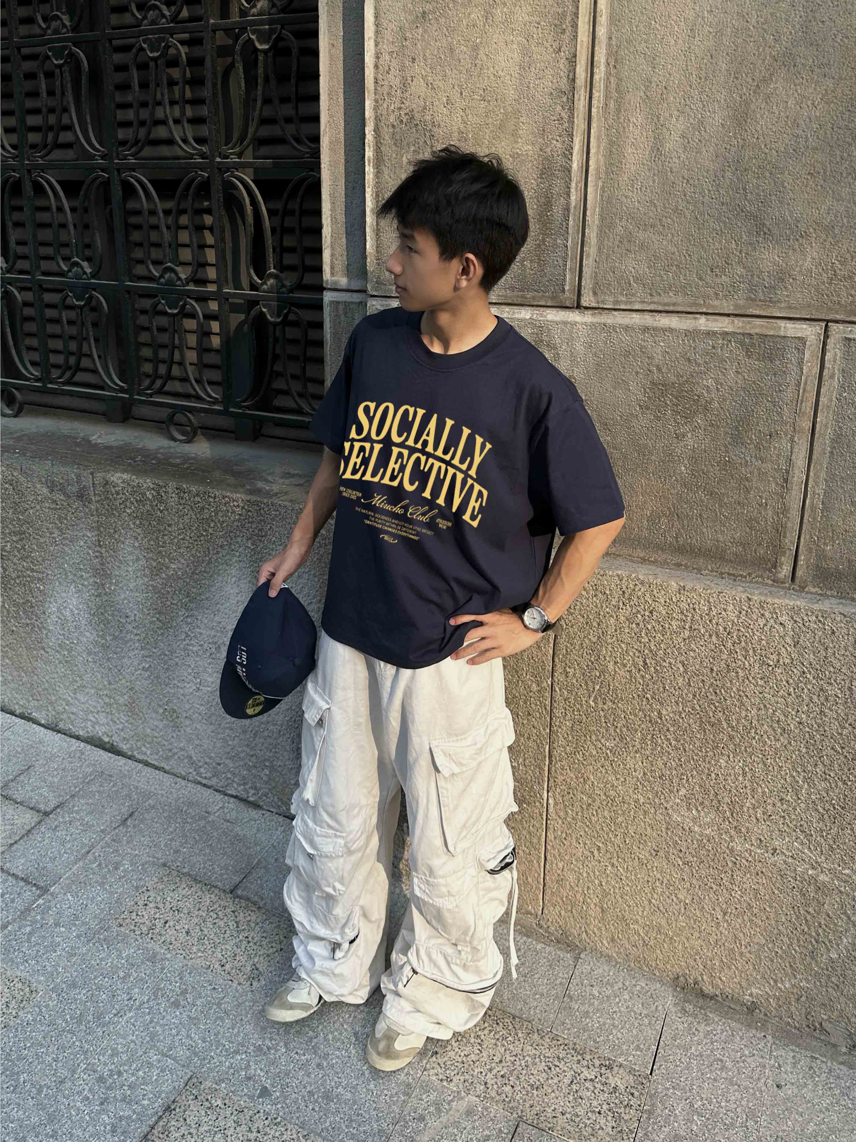 Áo thun nam form boxy cổ tròn AXD2423 Miucho Club vải cotton thoáng mát in typography_thumbnail_4