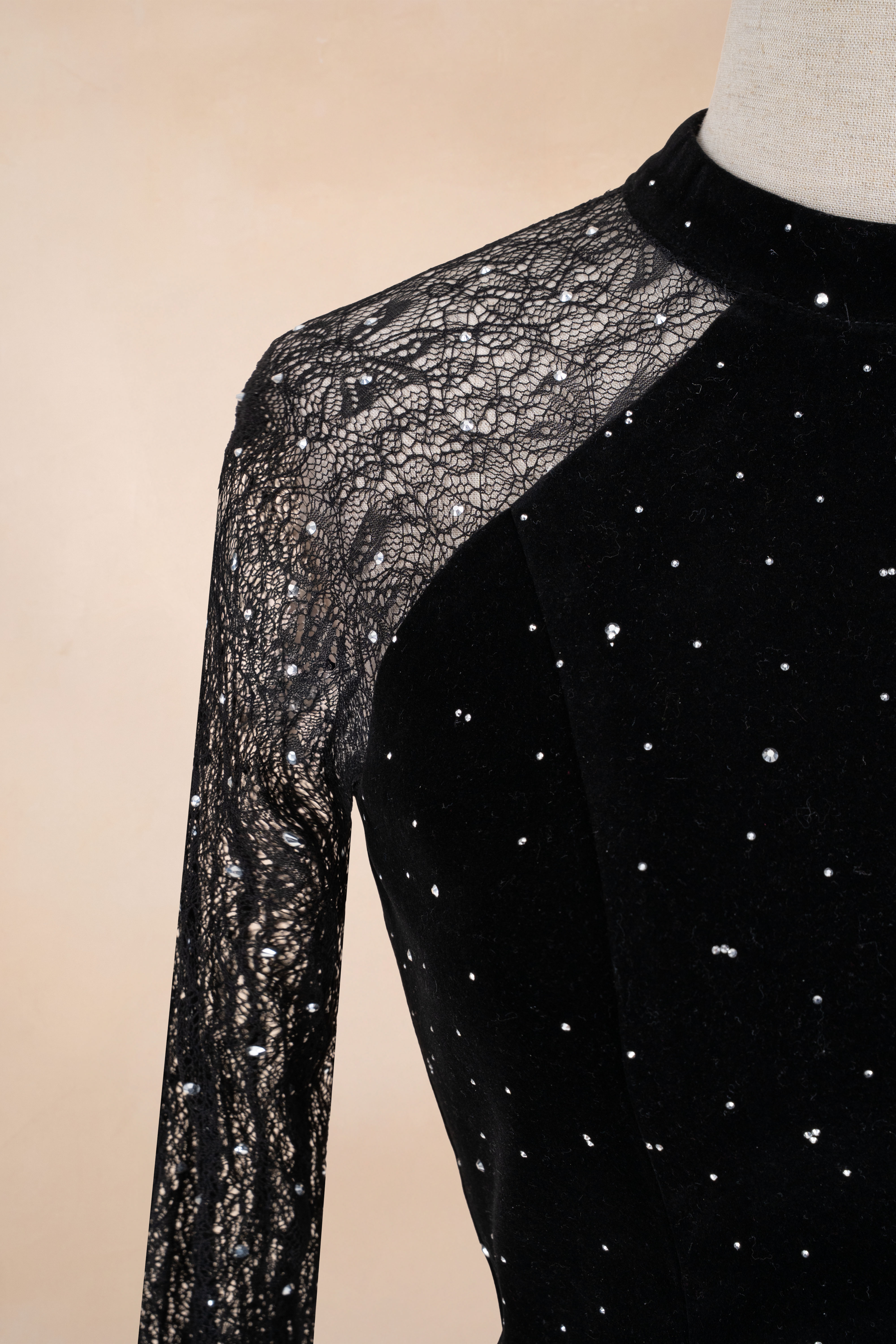 Đầm Suông Ép Nhiệt Đá Phối Ren_thumbnail_2