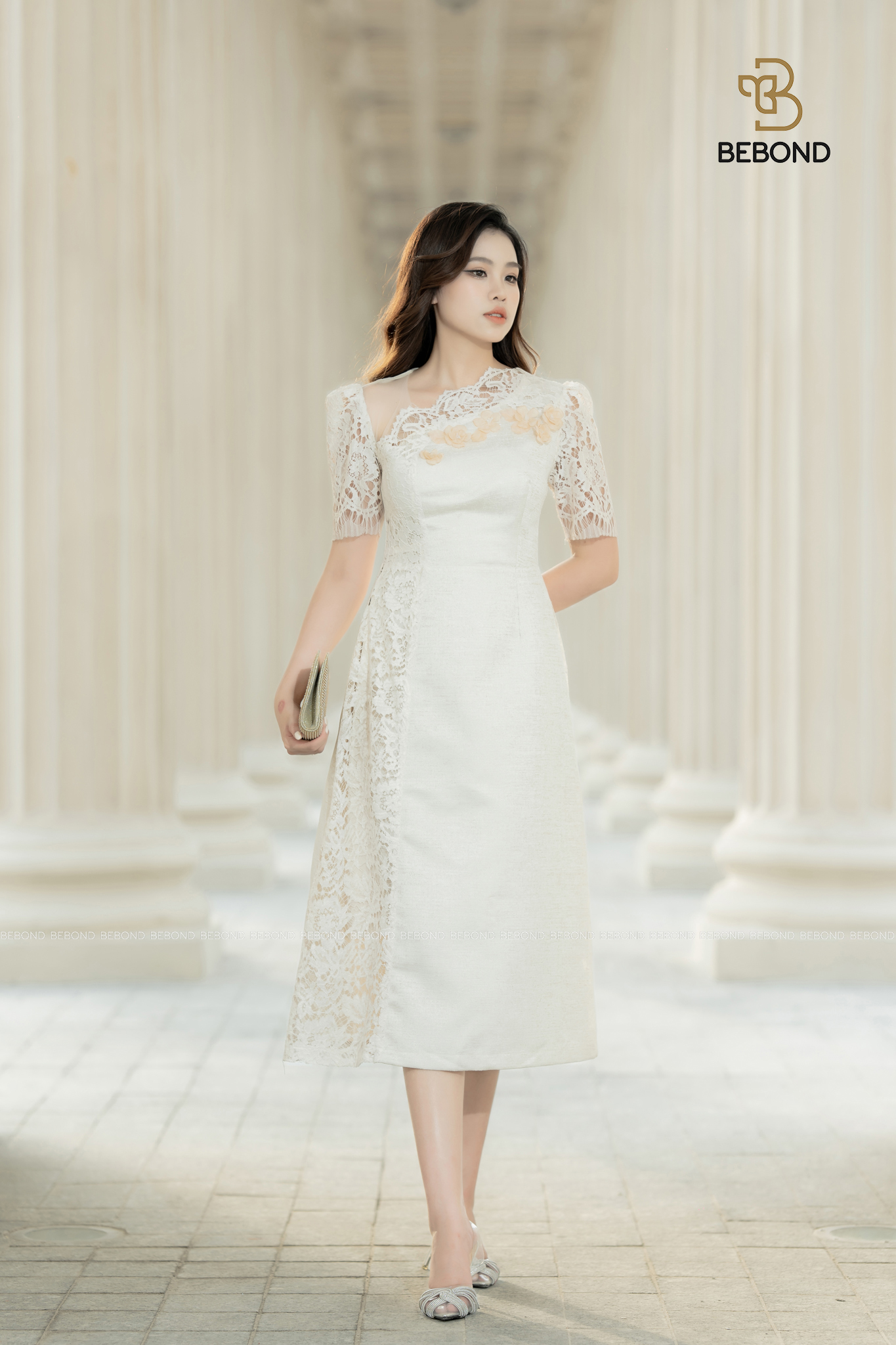 Đầm Tafta kem phối ren thêu hoa Harmony