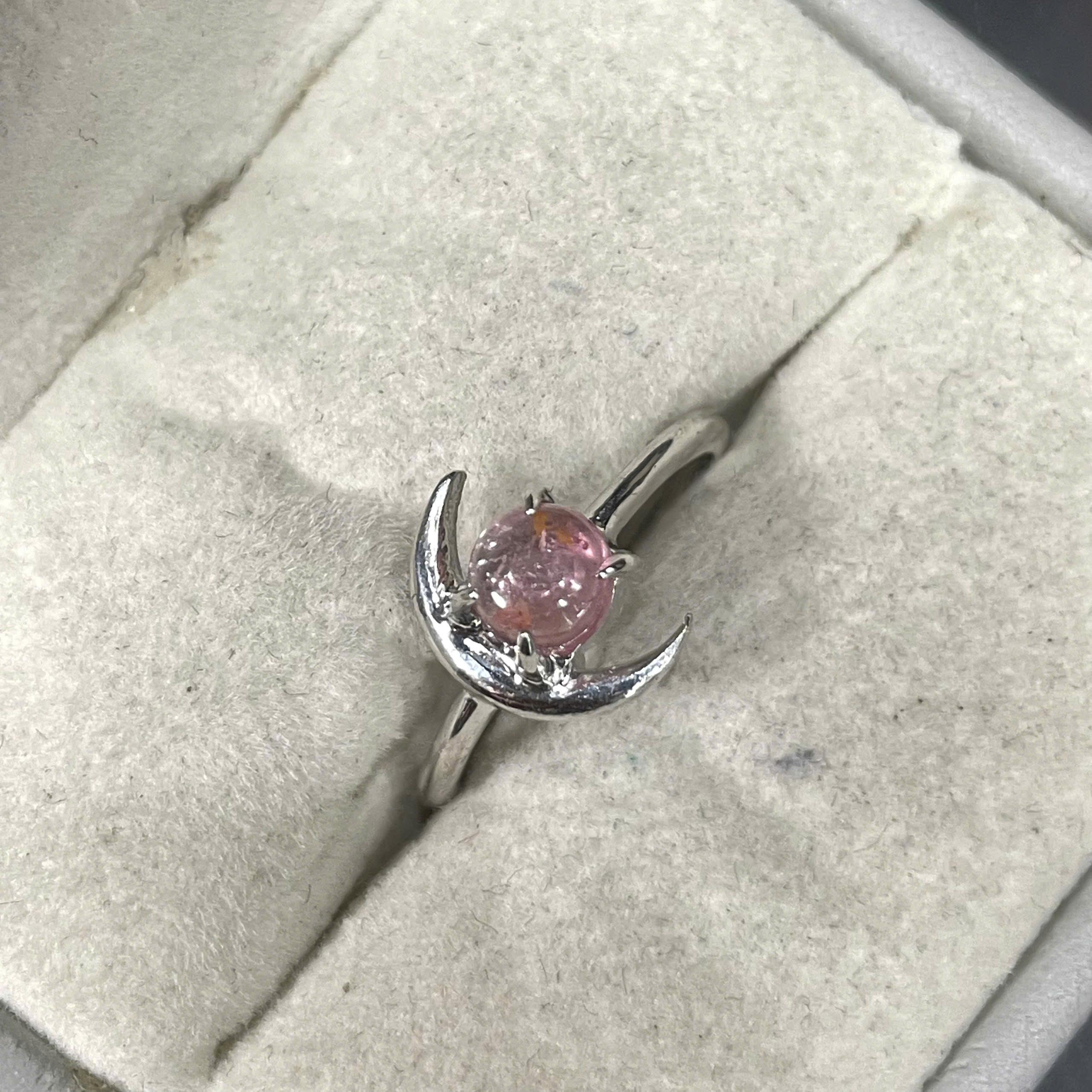 nhẫn bạc mặt trăng ôm đá hồng dễ thương