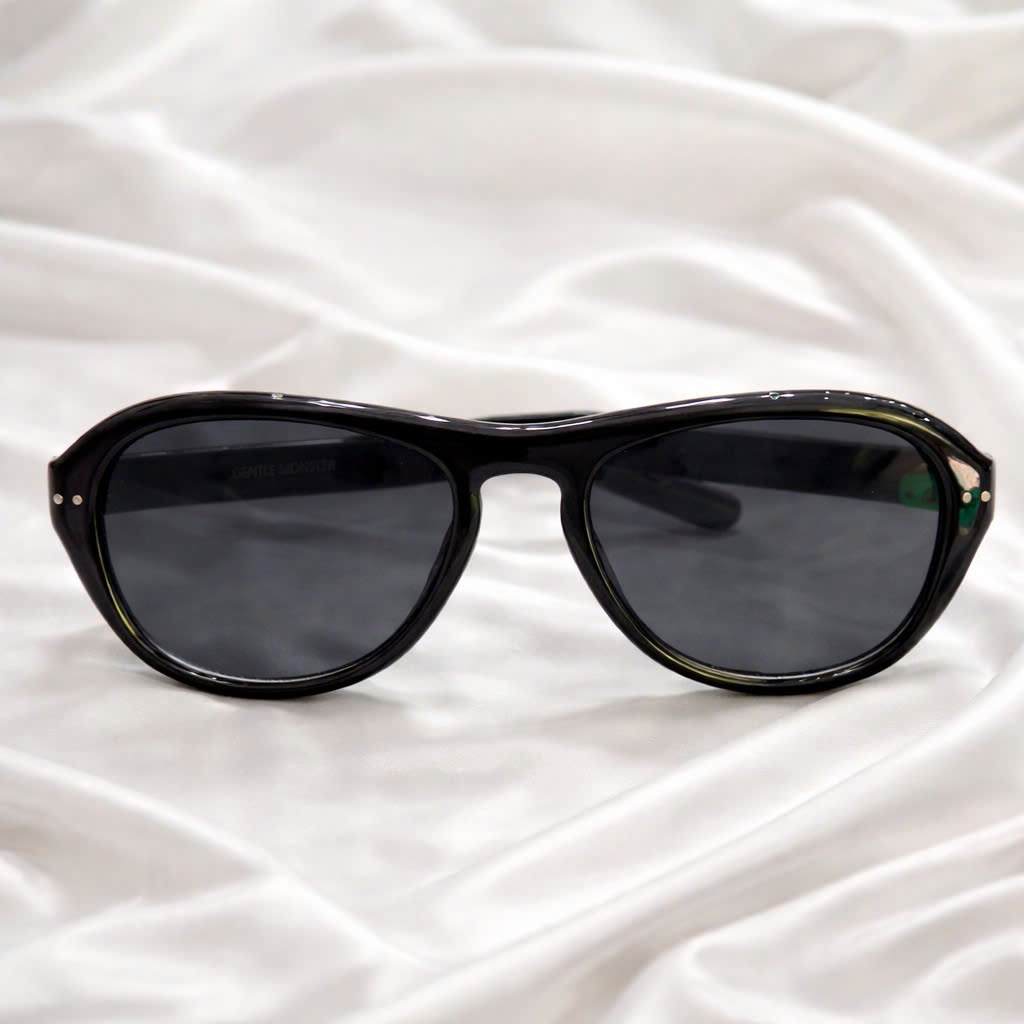 Kính mắt Gentle Monster đen