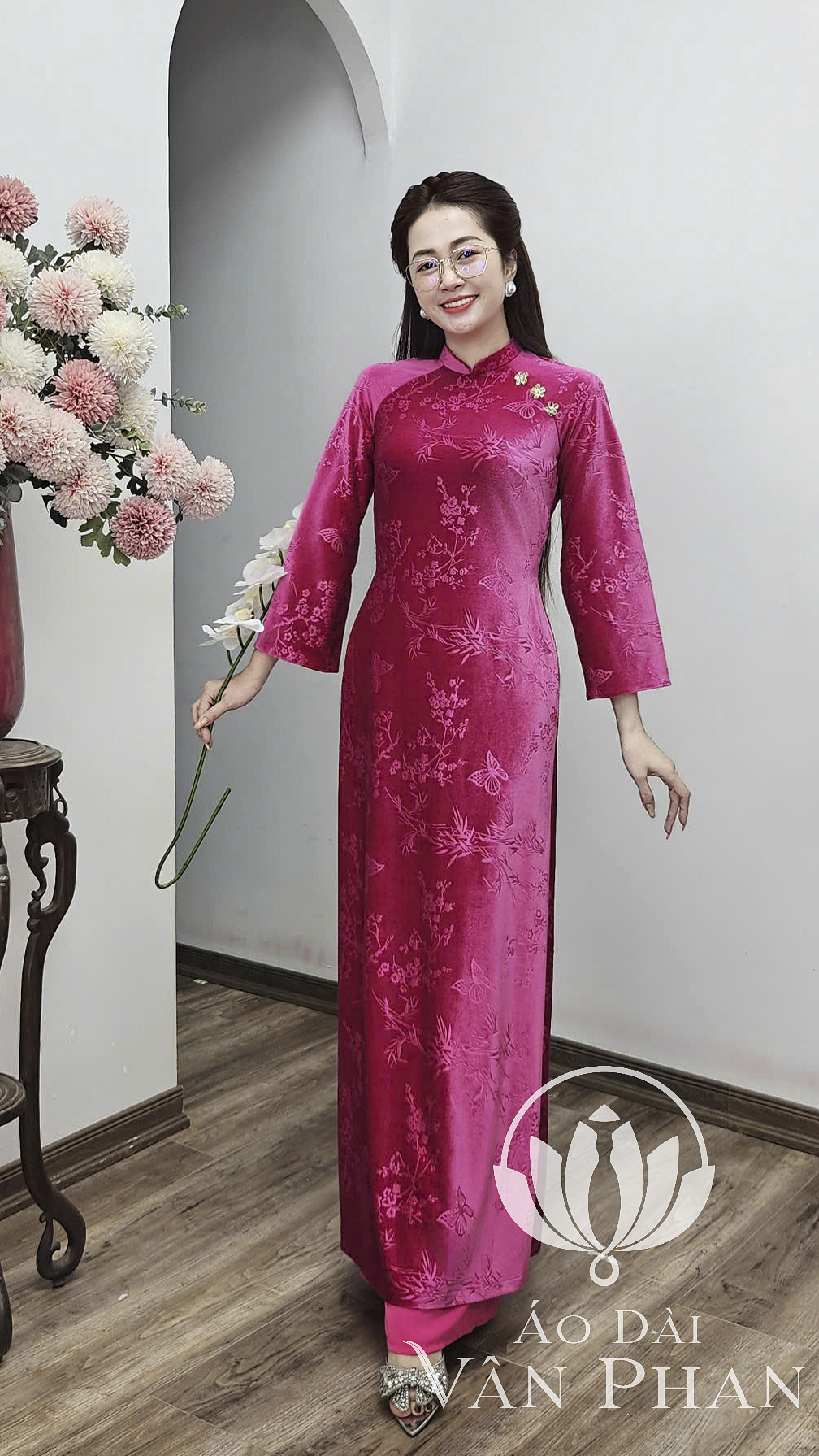 CT338 áo dài cách tân nhung cổ 2p tay loe hồng sen