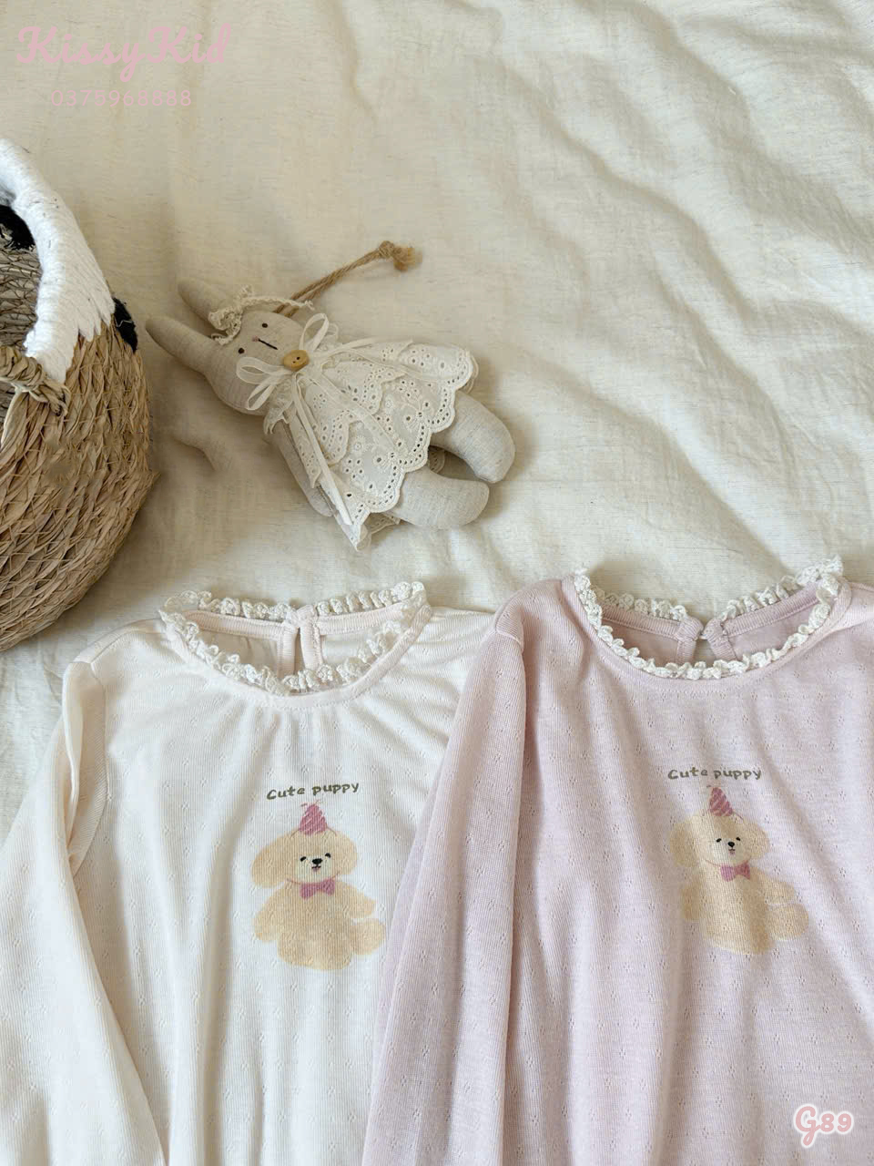 (G89) Áo thun mỏng cổ ren màu hồng hoạ tiết gấu đội mũ Kiyomi_thumbnail_0