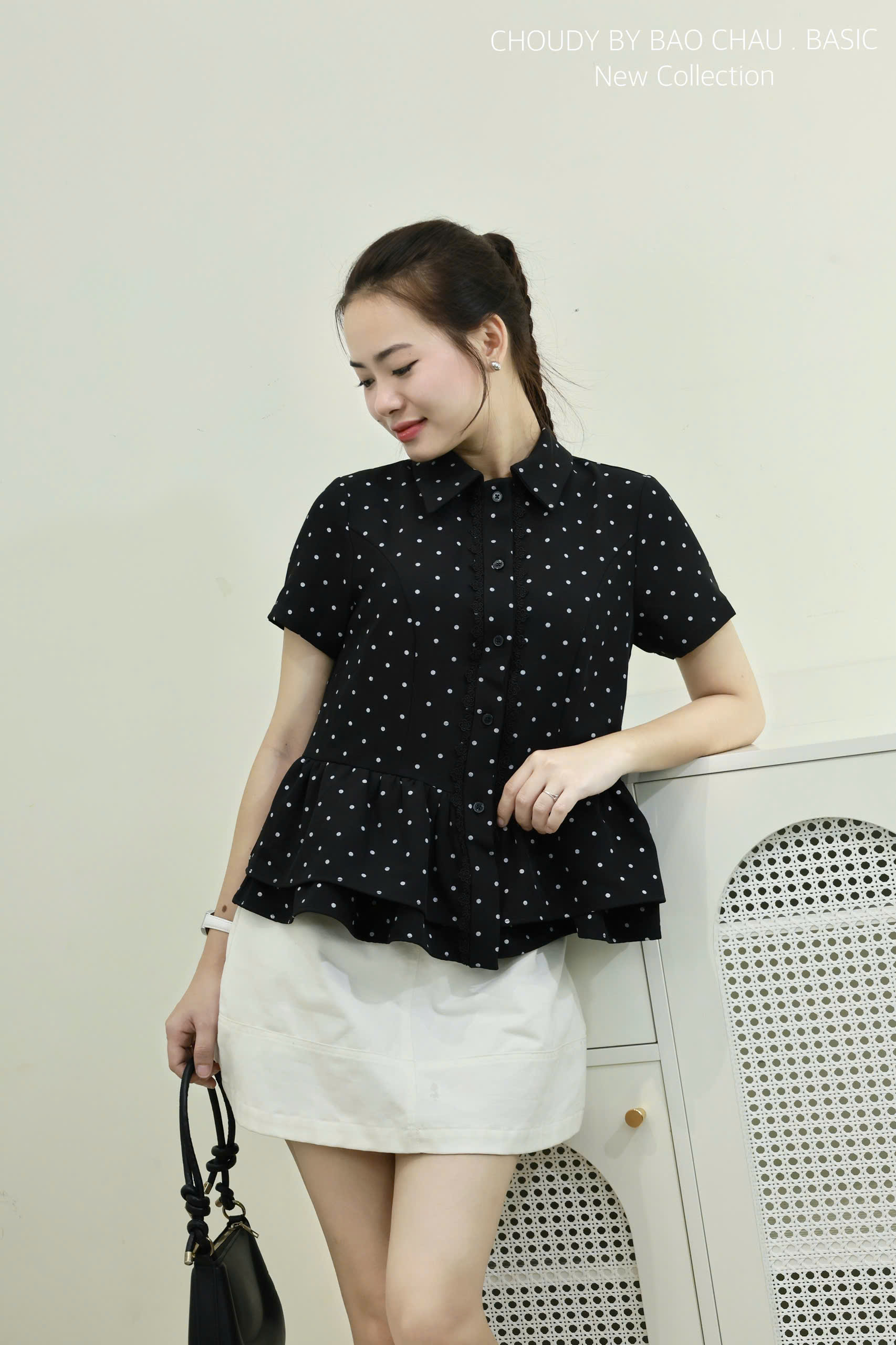 U751 ÁO KIỂU CHẤM BI ĐEN_thumbnail_7