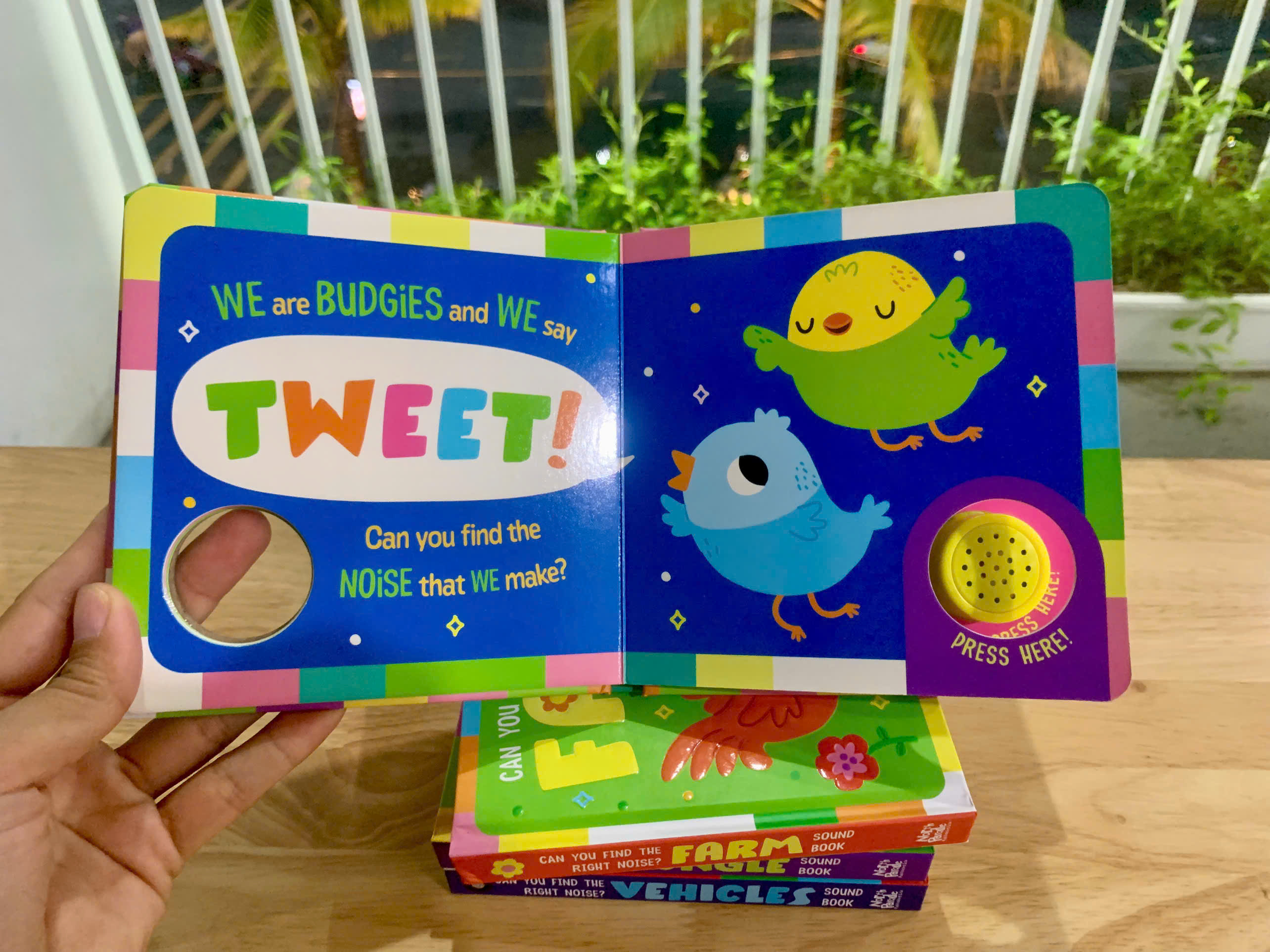 ROUND BUTTON SOUND BOOK - PETS_thumbnail_7