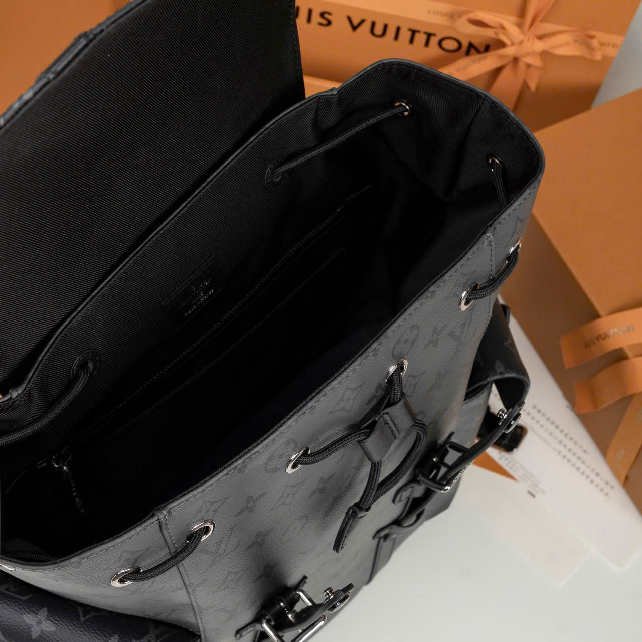 Balo nam LV Christopher PM Monogram Eclipse hoa đen_thumbnail_16