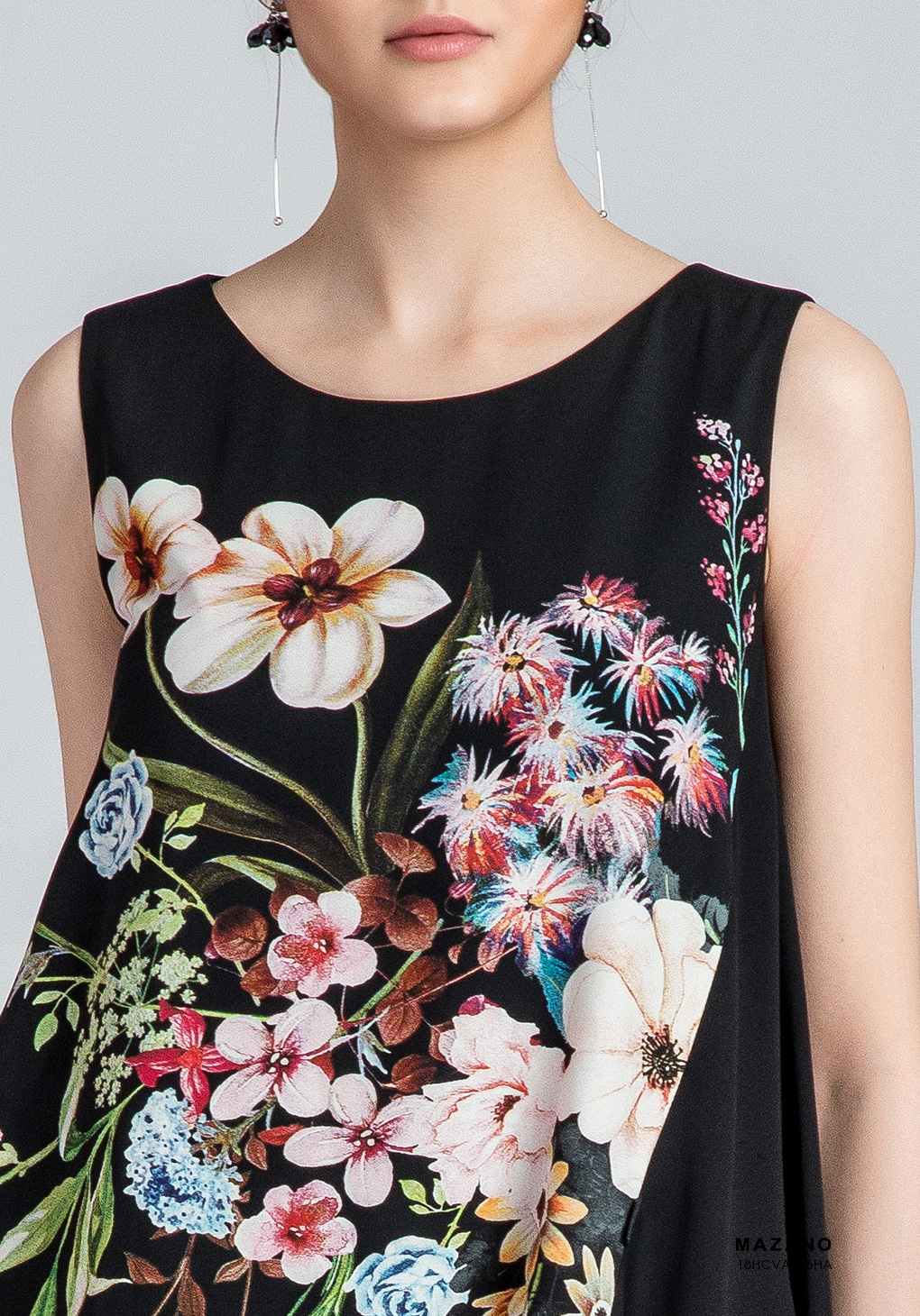 Váy đen hoa xòe sát tay_thumbnail_4