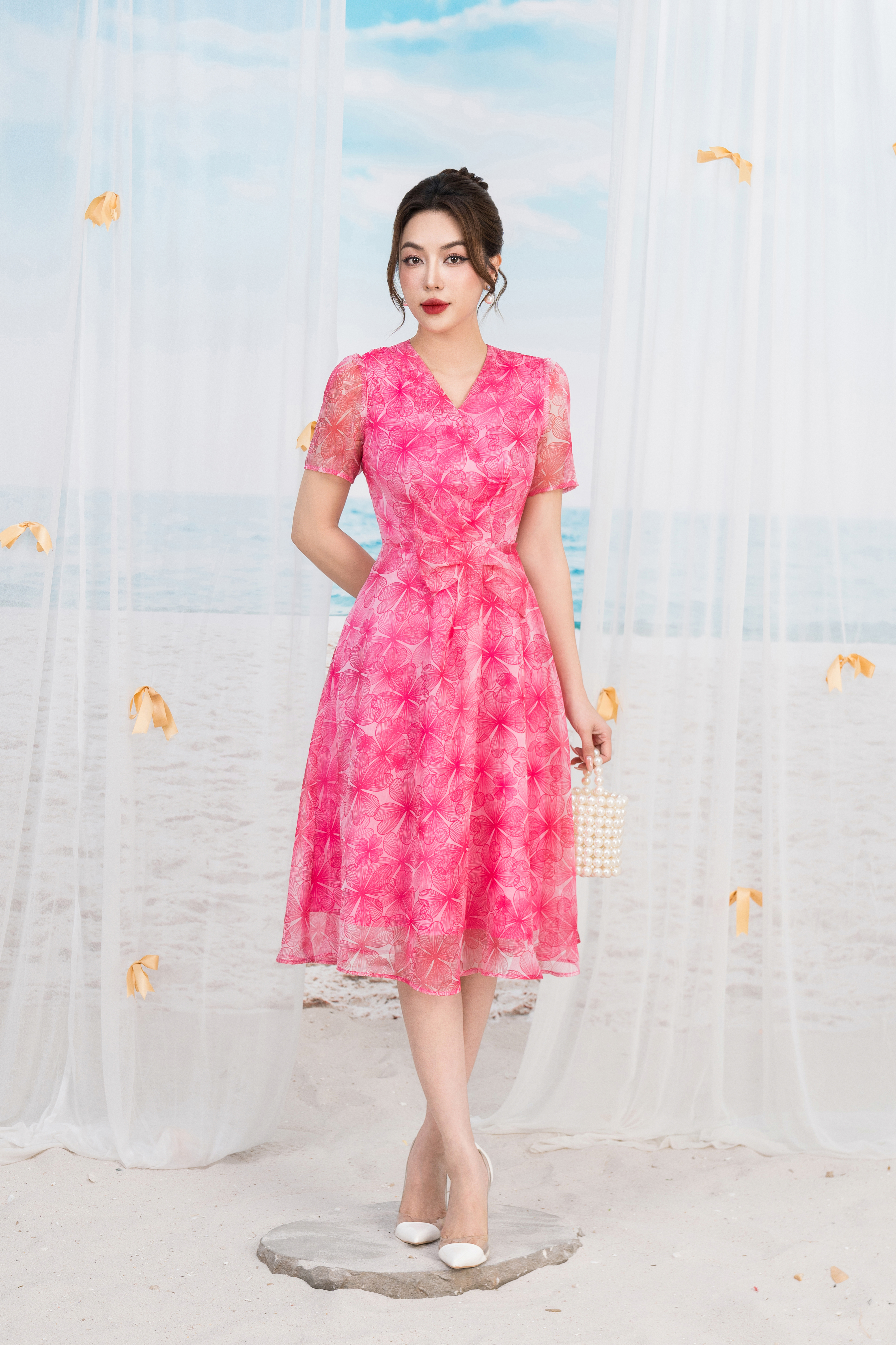 Đầm xoè hoa hồng cổ V phối nơ hông_thumbnail_2