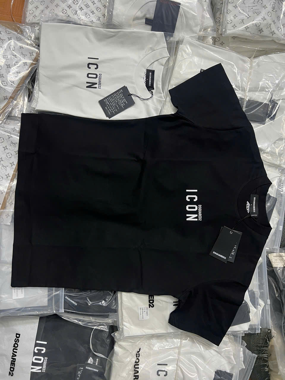 PHÔNG DSQ ICON IN NGỰC T017