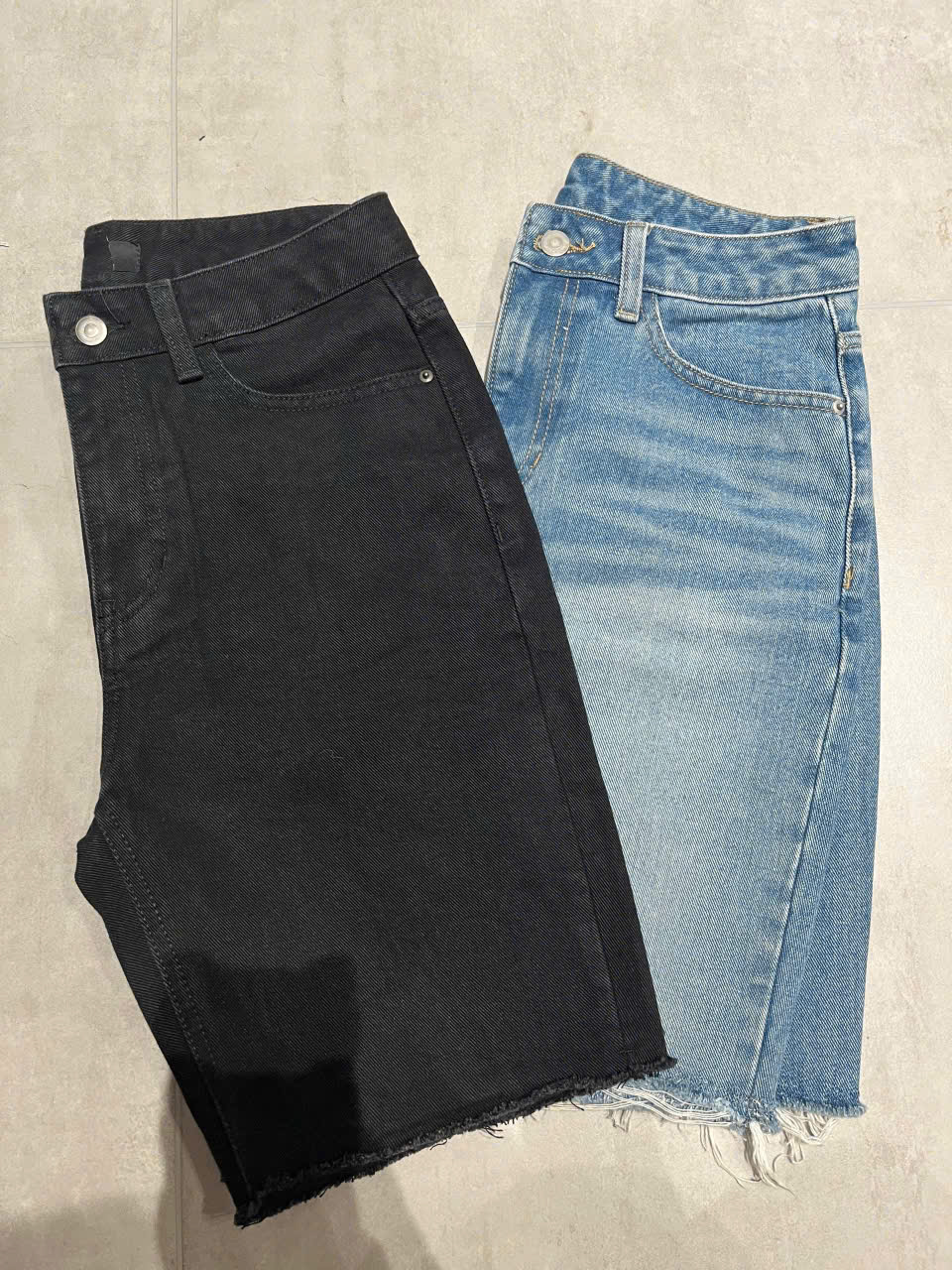 K20 SHORT JEAN LỠ CẮT GẤU 2 MÀU