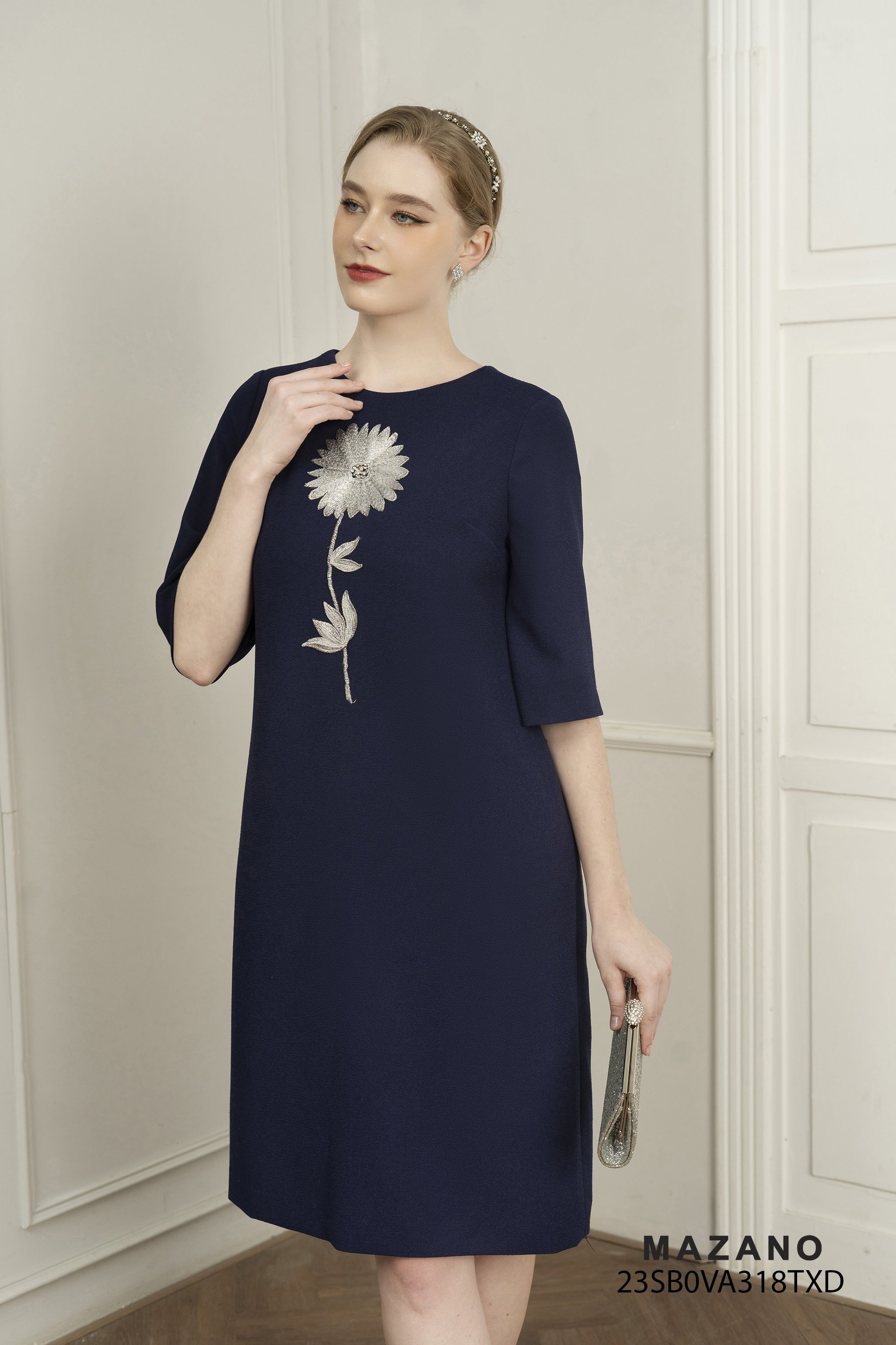 Váy Đầm suông Vải Thô dày Thêu trang trí Cổ tròn Tay lỡ Dài đến qua gối_thumbnail_3