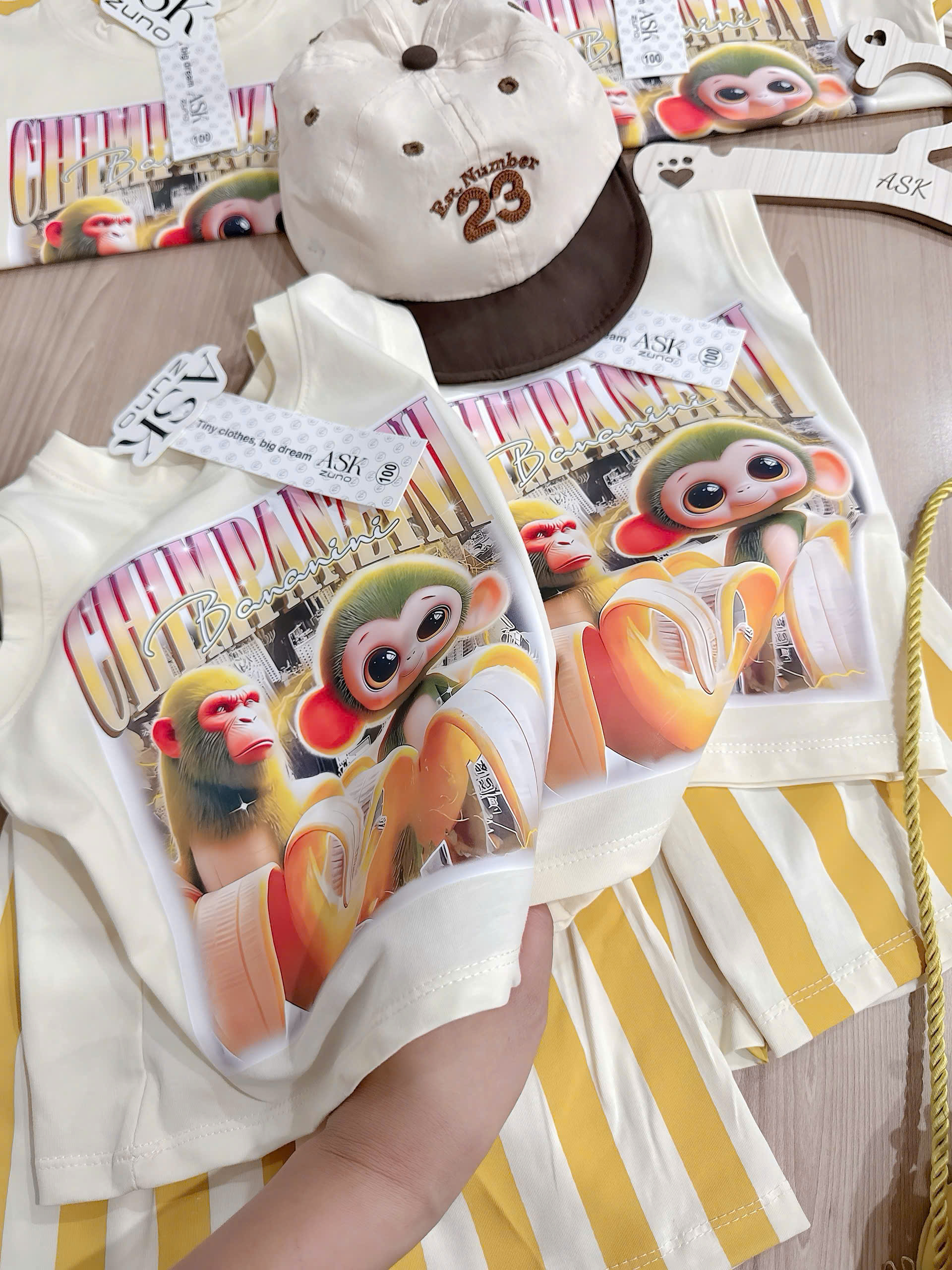 V01 BỘ BA LỖ KHỈ VÀ CHUỐI CHIMPANZINI- A201.616