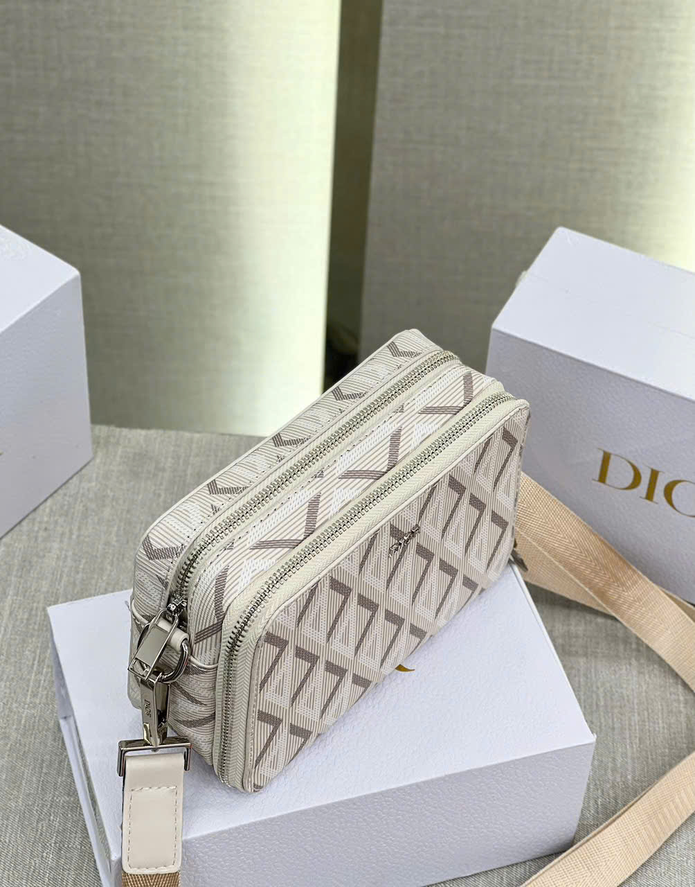 Túi đeo chéo dáng hộp chữ nhật trắng trám_thumbnail_4