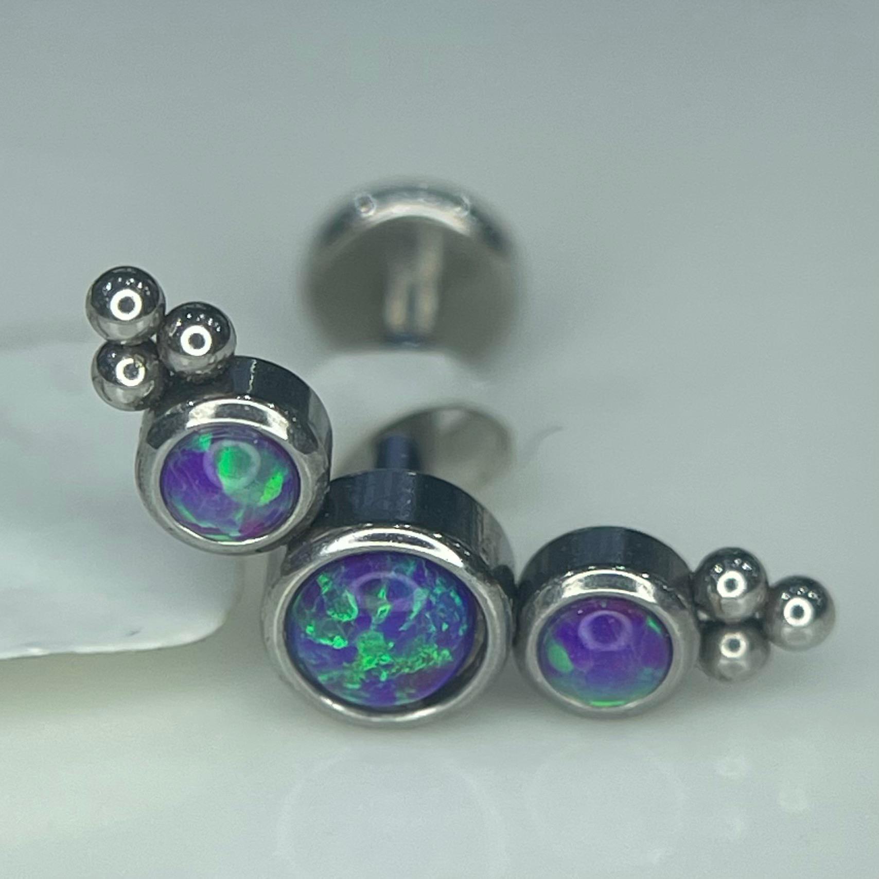 Khuyên kiểu 3 đá opal.