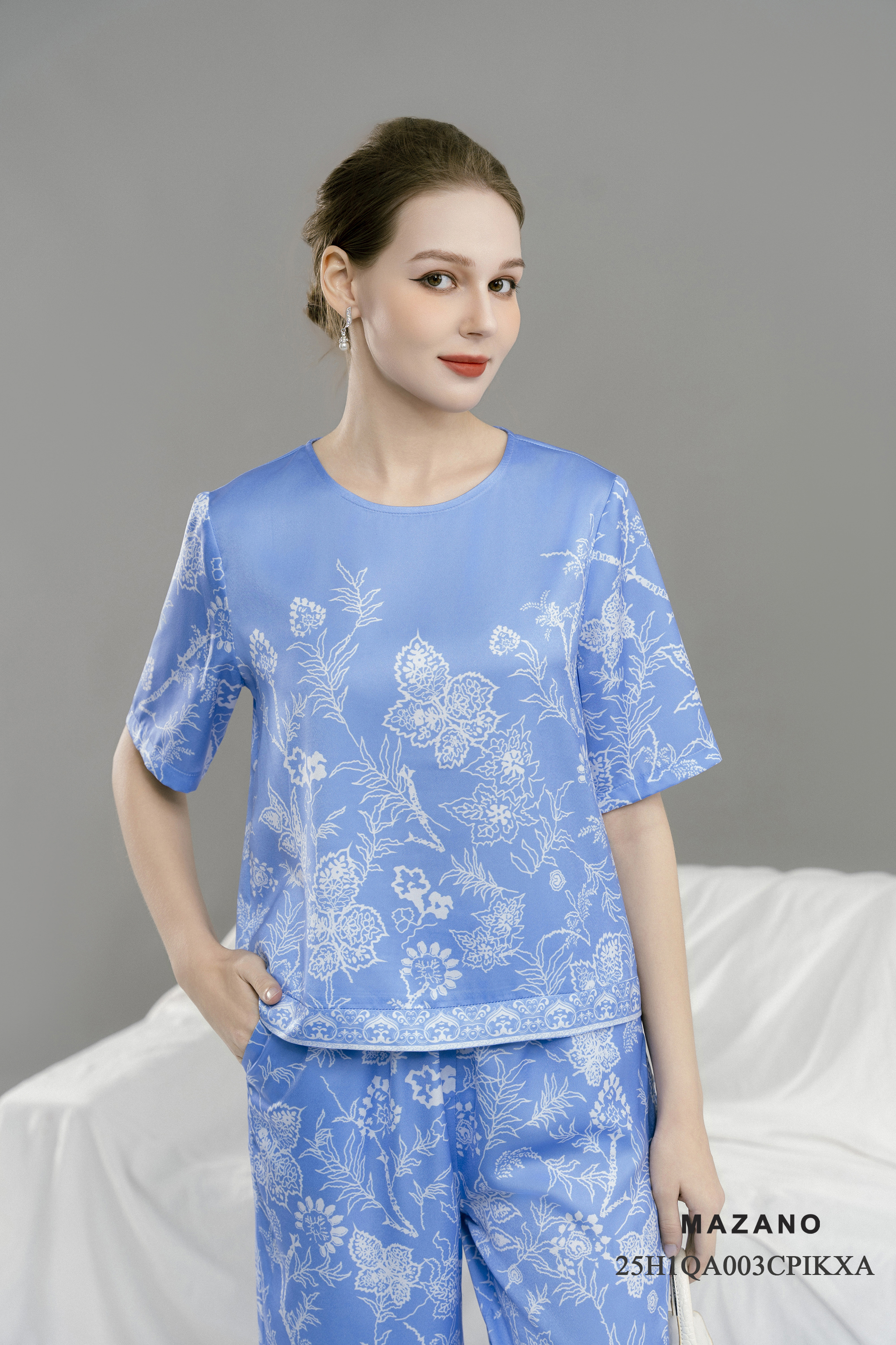 Bộ Quần và Áo suông Vải lụa Họa tiết in hoa bố cục  Cổ tròn Tay ngăn Dài quần tới mắt cá chân - QA003IXA_thumbnail_3