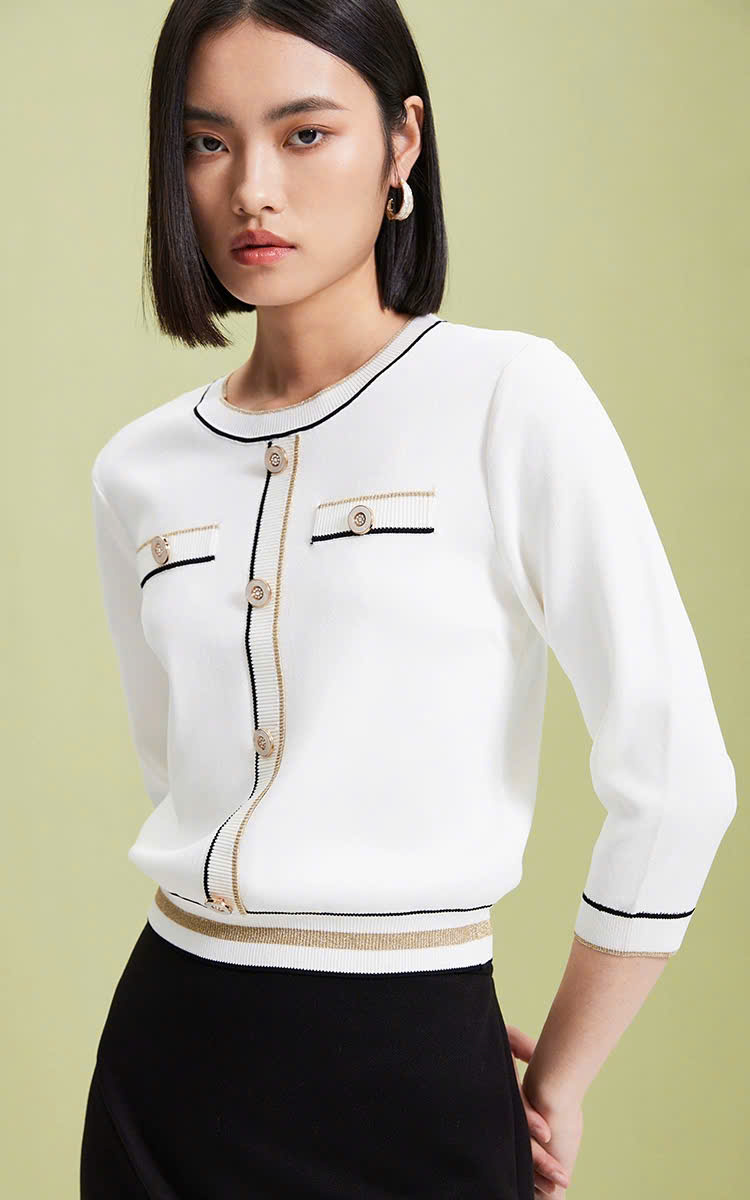 A489- Áo len trắng