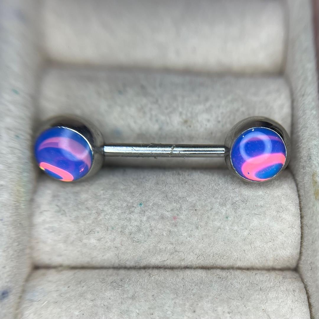 Khuyên ti 2 đá màu hồng loang màu._thumbnail_1