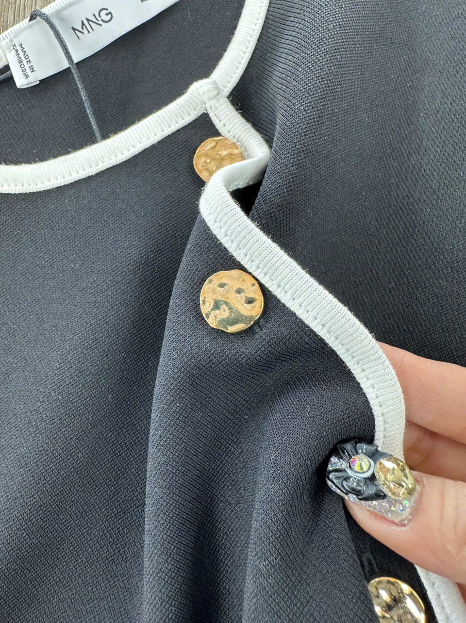 A51 ÁO KIỂU ĐEN_thumbnail_11