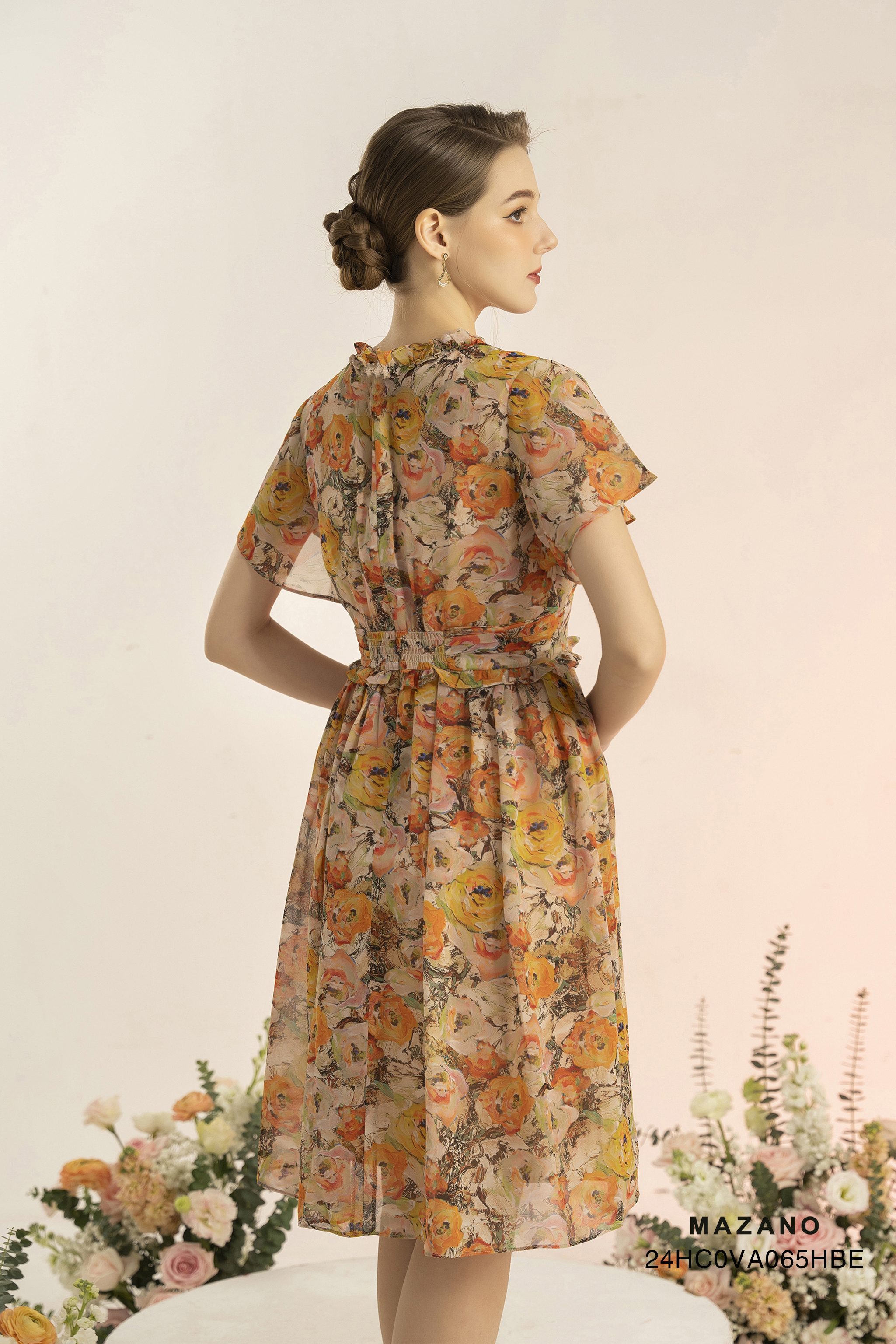 Đầm họa tiết eo cao chân rủ ngắn xếp ly cách điệu_thumbnail_4