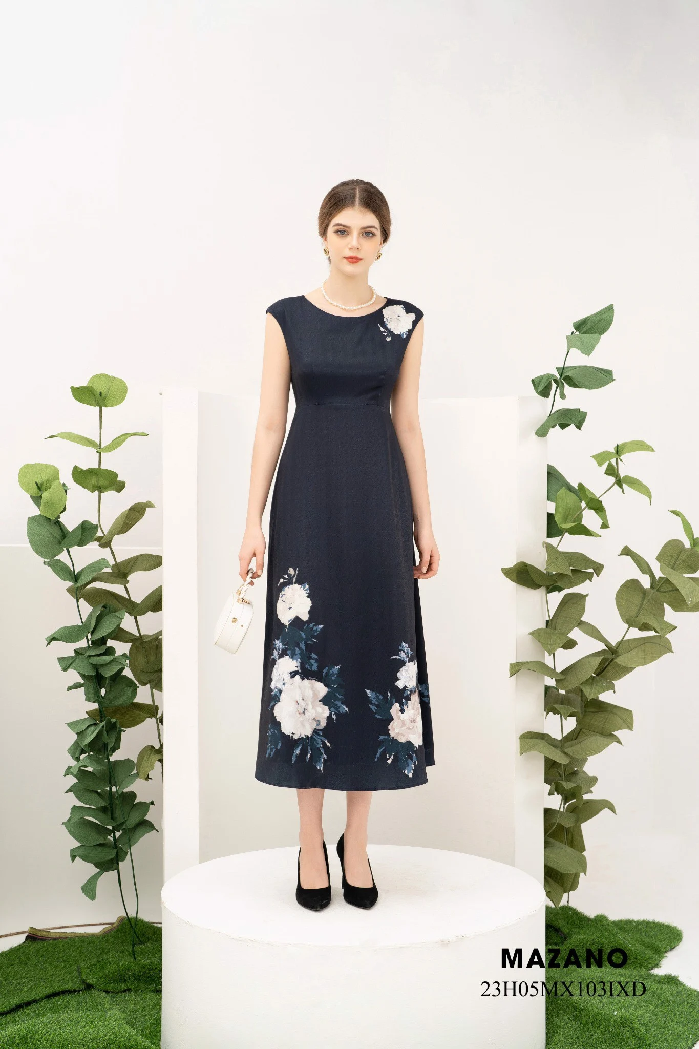 Đầm Maxi vải lụa màu đen dự tiệc in hoa sang trọng_thumbnail_2