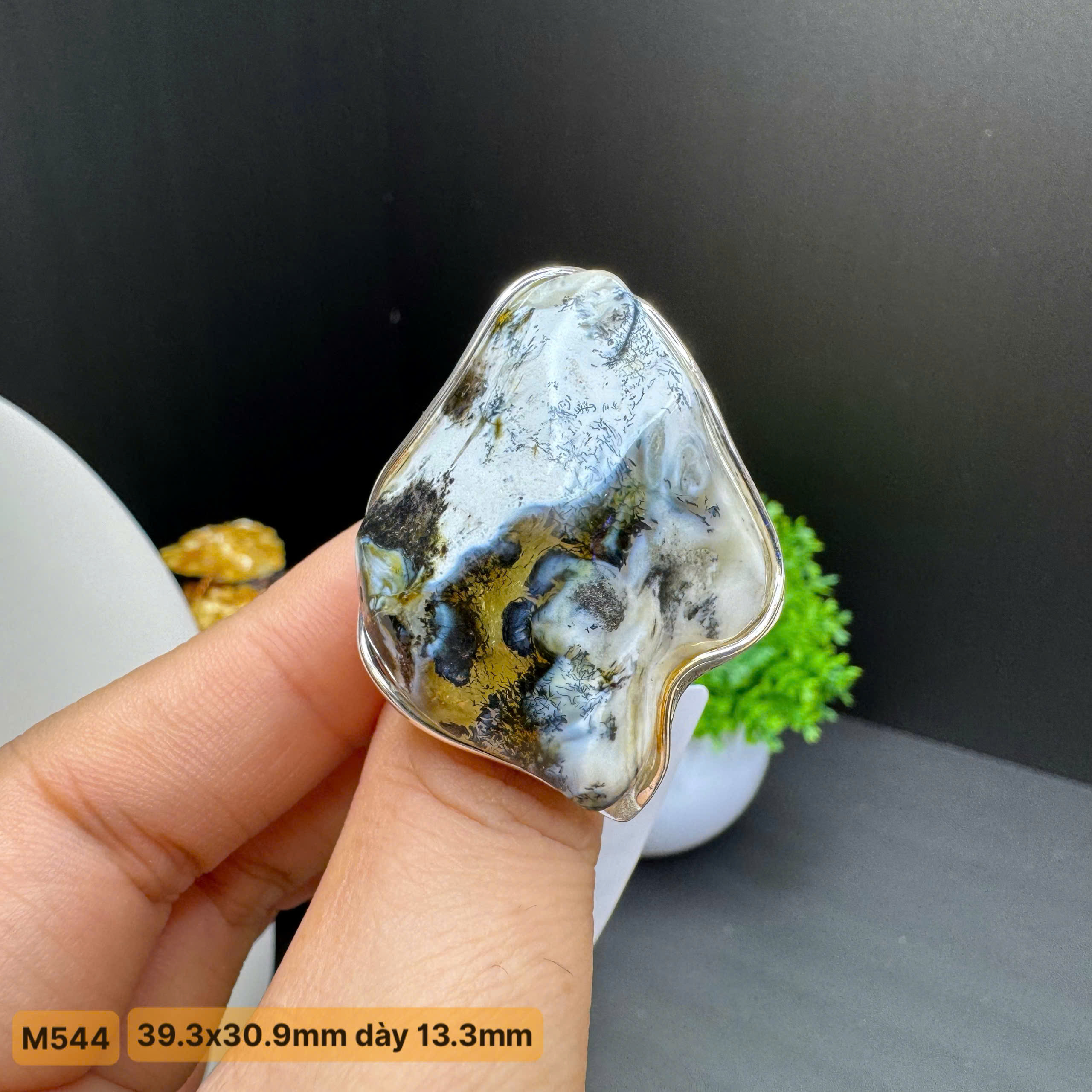 Nhẫn Ánh Xanh Hiếm - M544