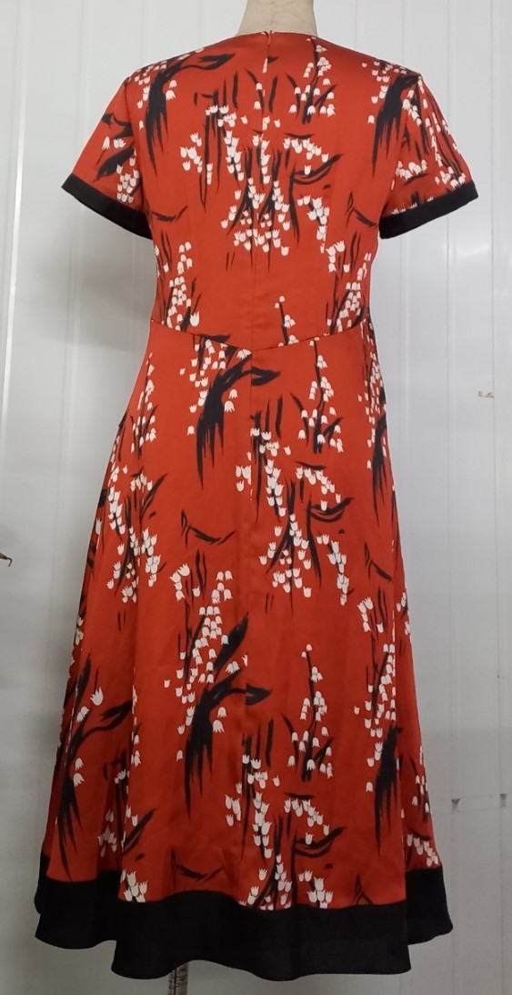 Đầm suông màu cam nhạt họa tiết in hoa_thumbnail_1