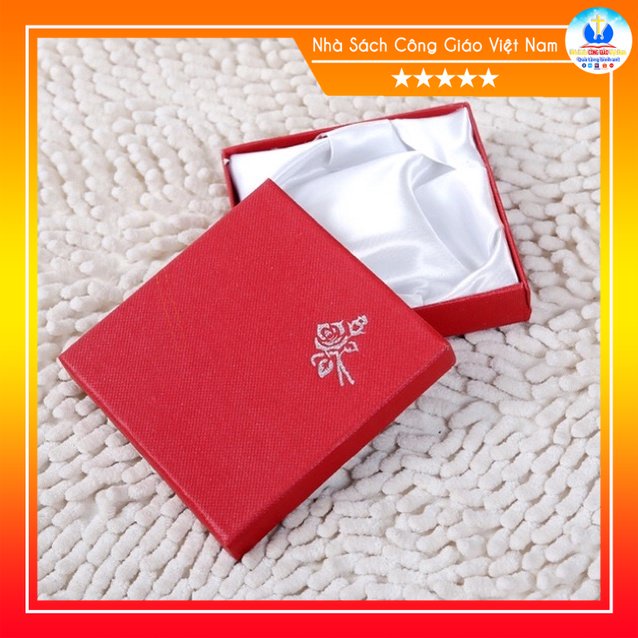 Hộp giấy vuông đỏ loại đẹp đựng quà, đựng nhẫn, lắc tay, vòng tay, nữ trang, dây chuyền H04_thumbnail_0