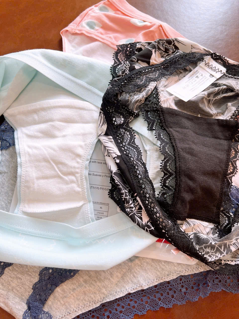 Set 4 quần lót ( NGẪU NHIÊNC4 2 MÀU )_thumbnail_2